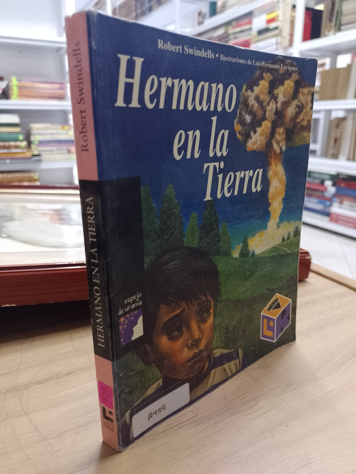 HERMANO DE LA TIERRA POR ROBERT SWIMDELLS USADO INFANTIL JUAREZ 515