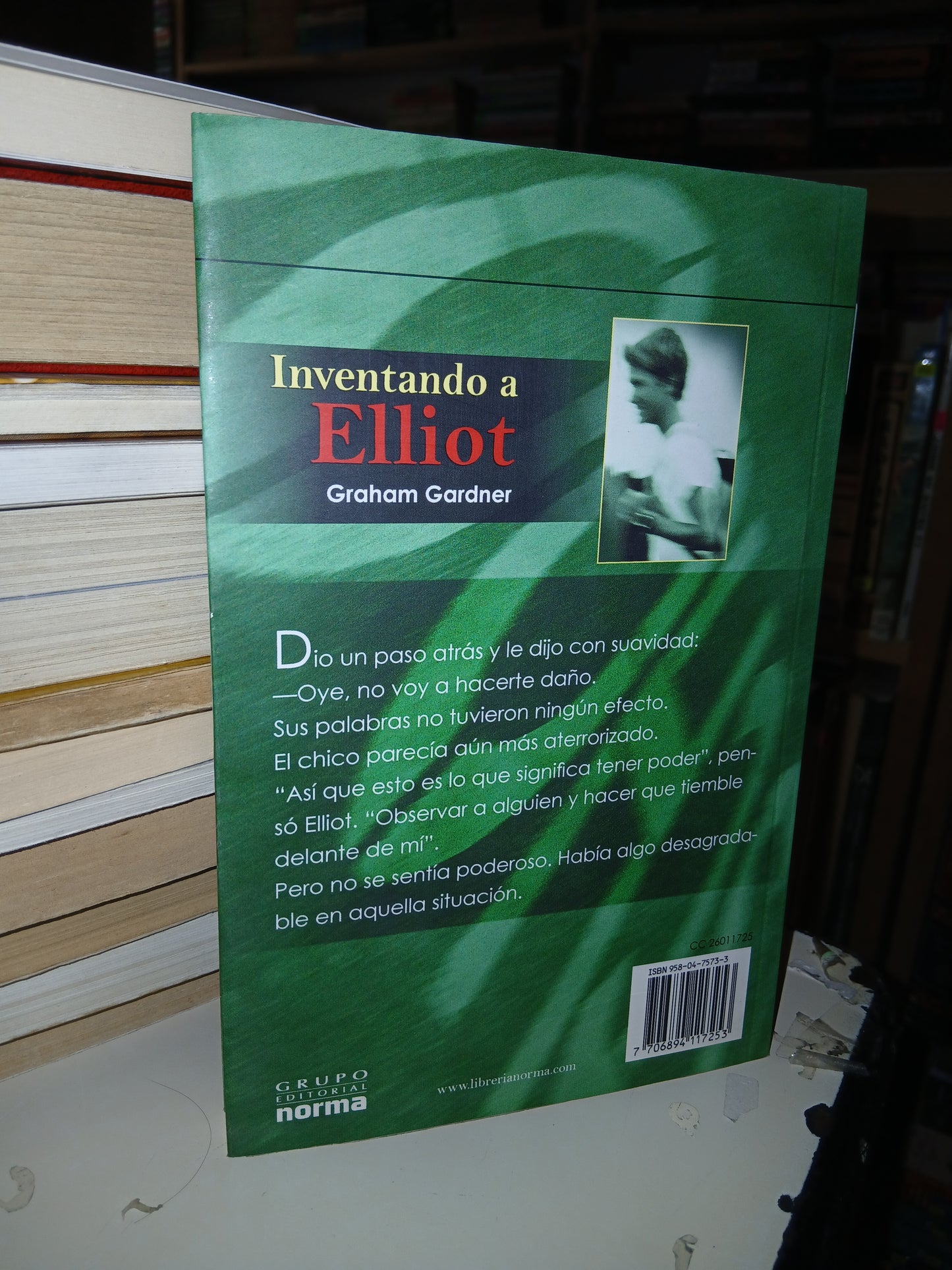 INVENTANDO A ELLIOT POR GRAHAM GARDNER USADO NOVELA LITERARIO 207
