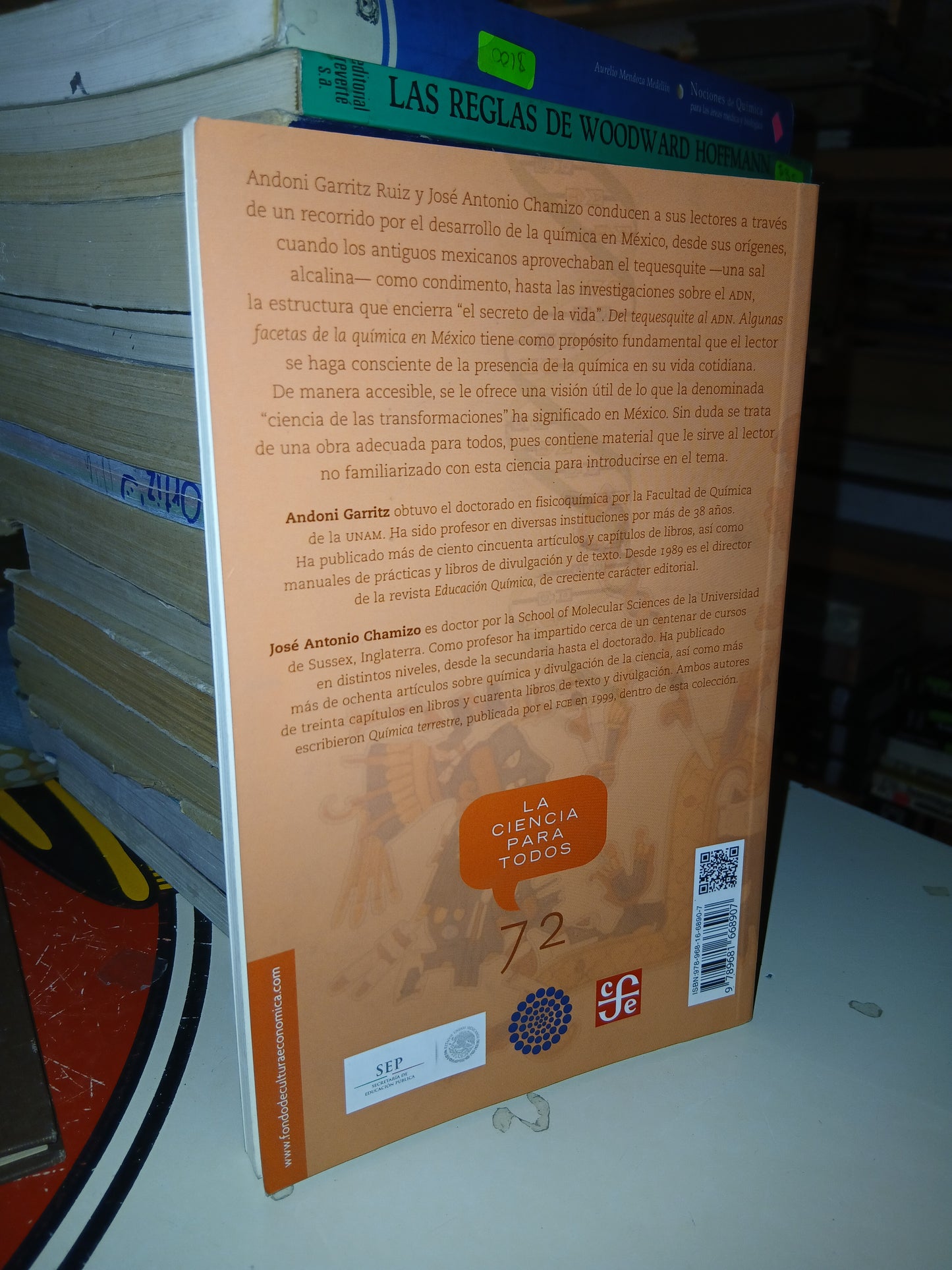 DEL TEQUESQUITE AL ADN POR ANDONI GARRITZ RUIZ Y JOSÉ ANTONIO CHAMIZO USADO QUÍMICA LITERARIO 207