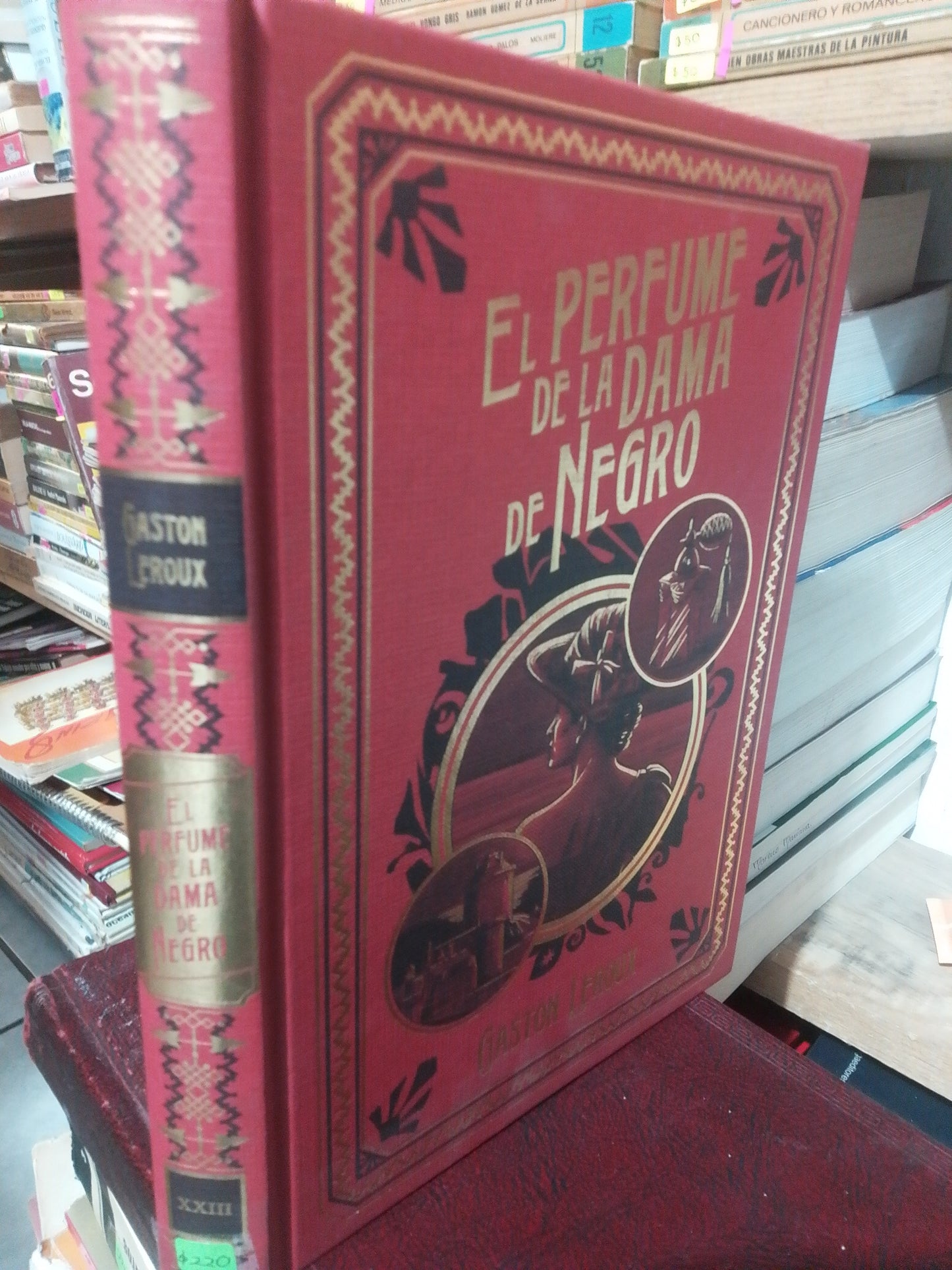 EL PERFUME DE LA DAMA DE NEGRO POR GASTON LEROUX USADO NOVELA JUAREZ