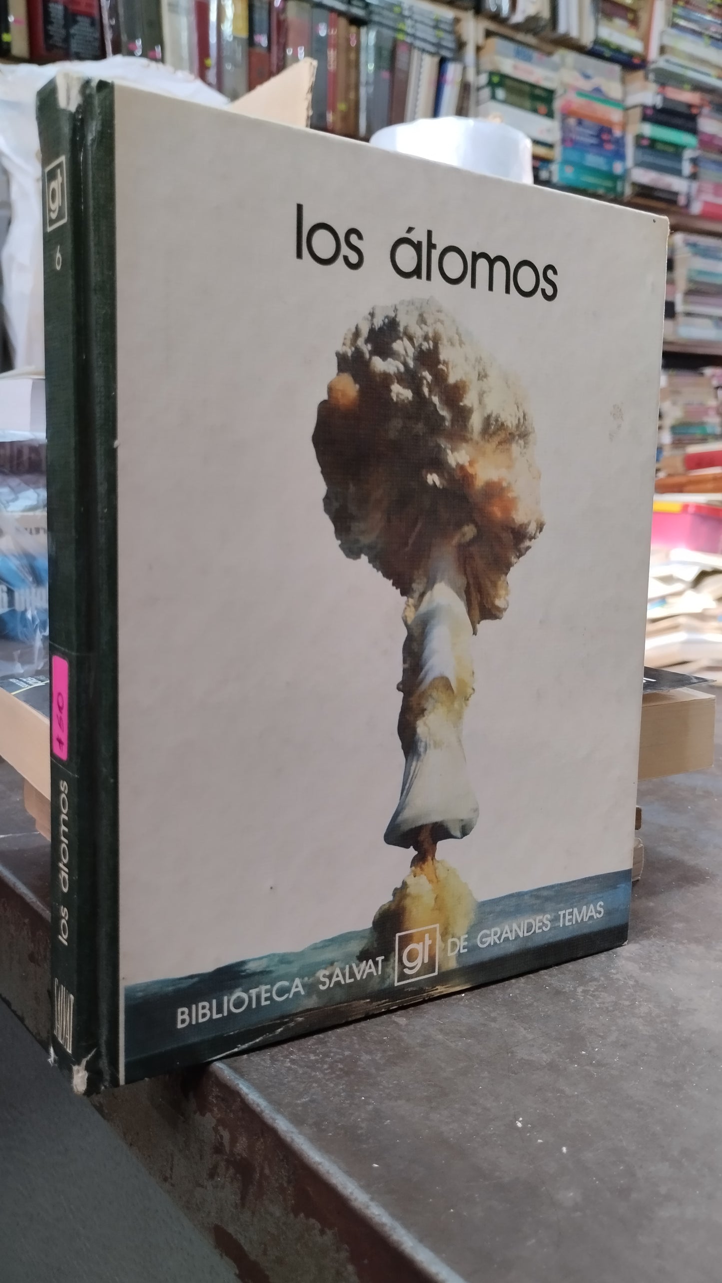 LOS ATOMOS POR BIBLIOTECA SALVAT LIBRO USADO CIENCIA ALDAMA