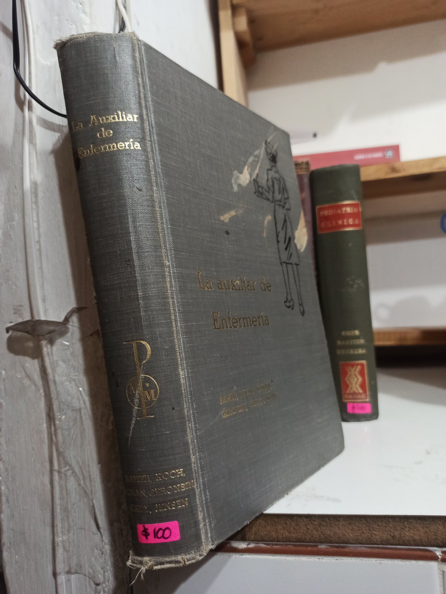 LA AUXILIAR DE ENFERMERIA POR VARIOS AUTORES USADO SALUD JUÁREZ