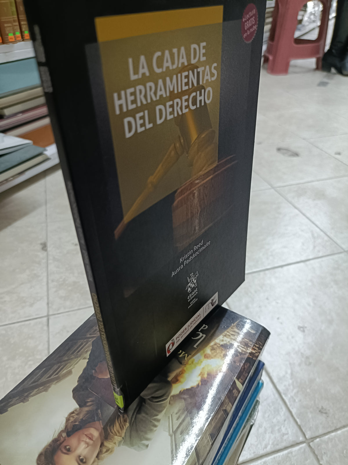 LA CAJA DE HERRAMIENTAS DEL DERECHO POR KRISTIN REED USADO DERECHO JUAREZ 515
