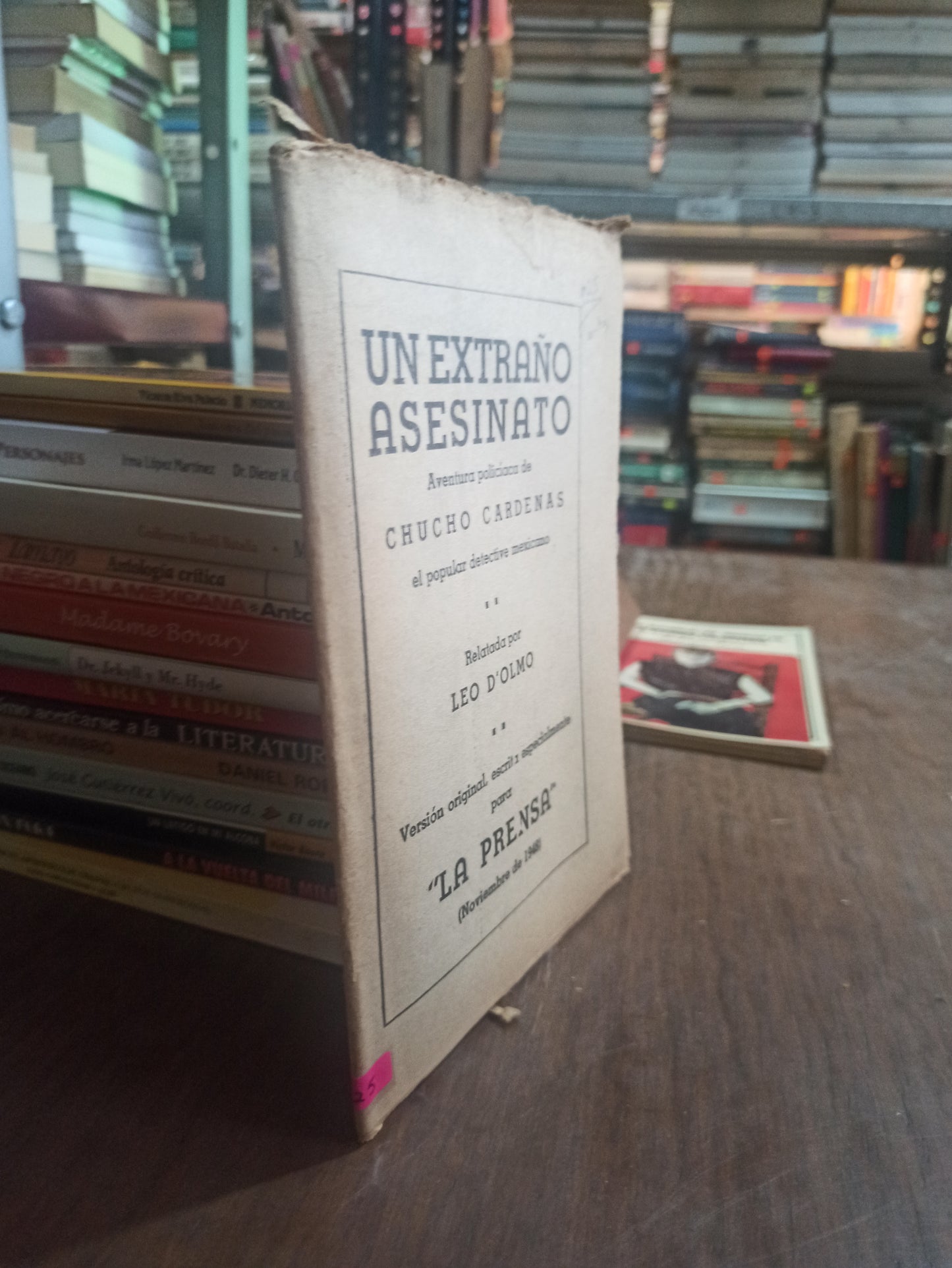 UN EXTRAÑO ASESINATO POR CHUCHO CARDENAS USADO ANTIGUOS ALDAMA