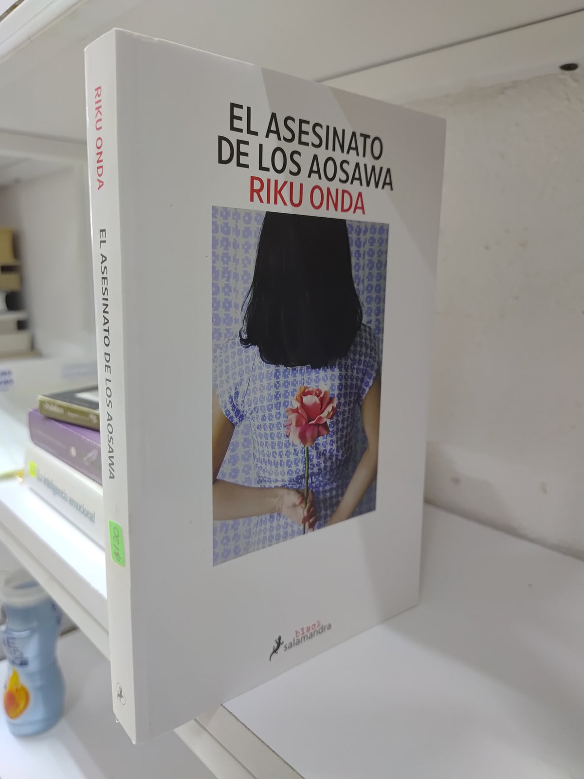EL ASESINATO DE LOS AOSAWA POR RIKU ONDA USADO NOVELAS JUAREZ 515