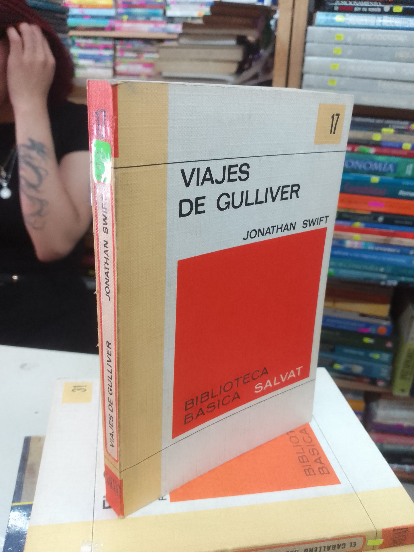 VIAJES DE GULLIVER POR JONATHAN SWIFT USADO NOVELA LITERARIO 207