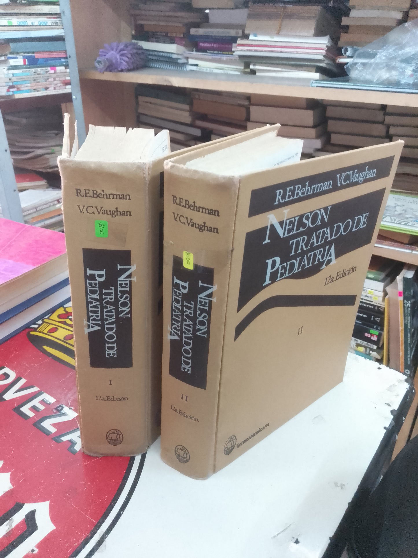 NELSON TRATADO DE PEDIATRÍA VOLÚMENES I Y II POR R.E. BEHRMAN Y V.C. VAUGHAN USADO MEDICINA LITERARIO 207