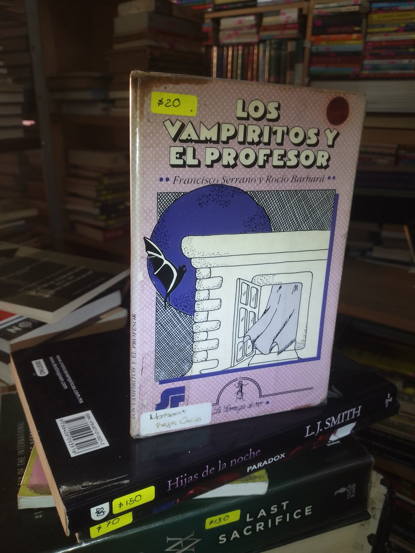 LOS VAMPIRITOS Y EL PROFESOR POR FRANCISCO SERRANOS Y ROCIO BÁRBARA USADO INFANTIL LITERARIO 207