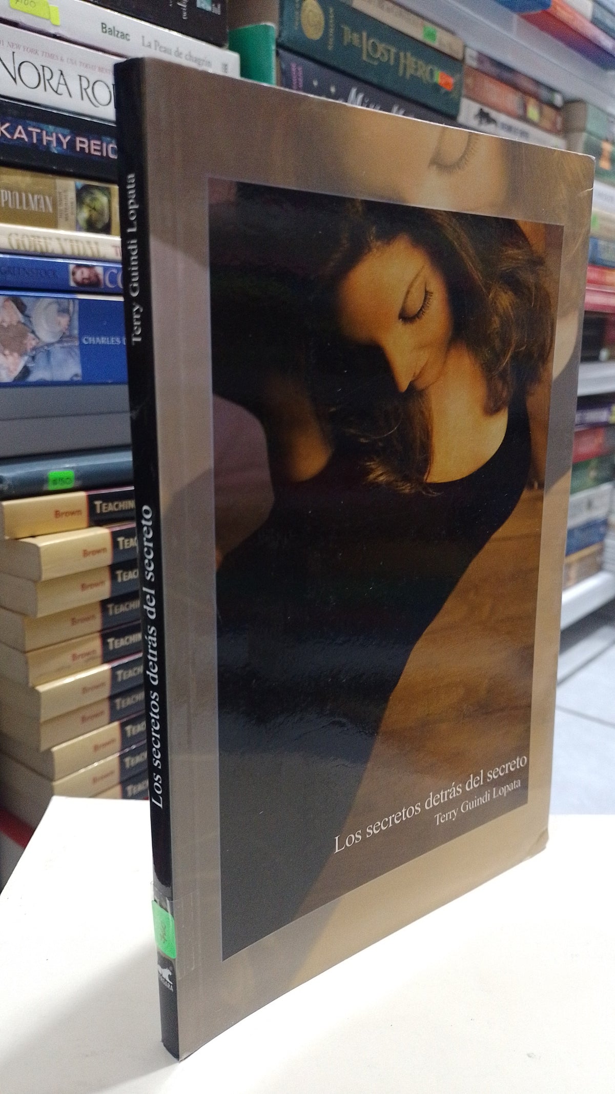 LOS SECRETOS DETRAS DEL SECRETO POR TERRY GUINDI LOPATA USADO NOVELA JUAREZ 507