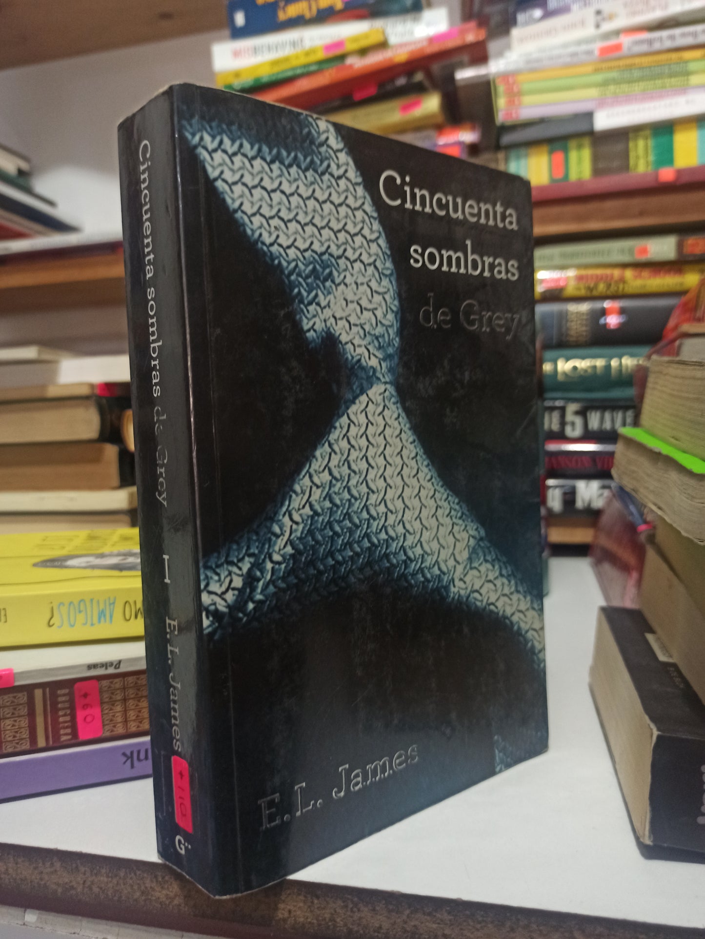 CINCUENTA SOMBRAS DE GREY POR E. L. JAMES USADO NOVELAS JUÁREZ