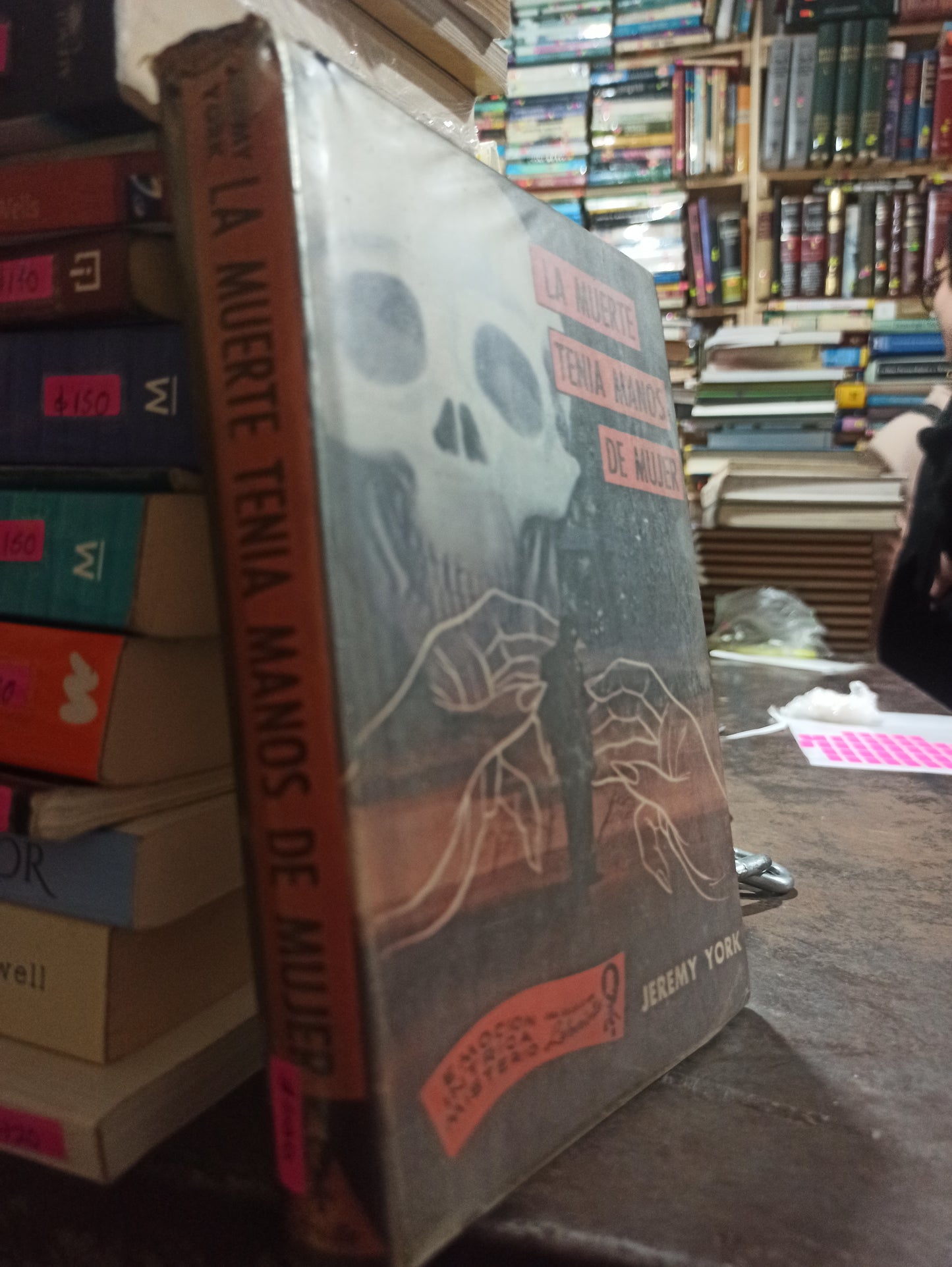 LA MUERTE TENIA MANOS DE MUJER POR JEREMY YORK USADO NOVELAS ALDAMA