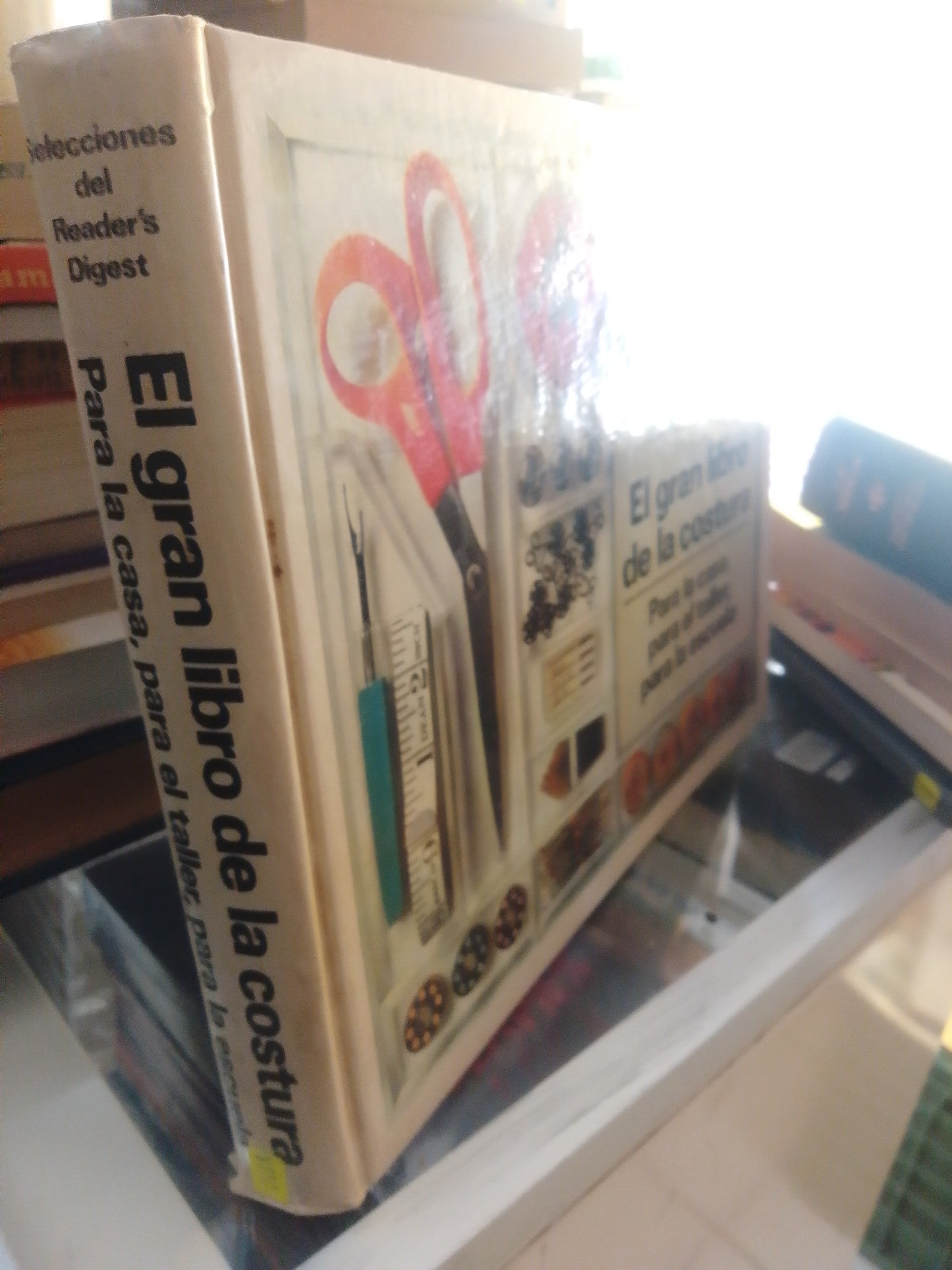 EL GRAN LIBRO DE LA COSTURA PARA LA CASA PARA EL TALLER PARA LA ESCUELA SELECCIONES DEL READER'S DIGEST USADO OFICIOS JUAREZ 507