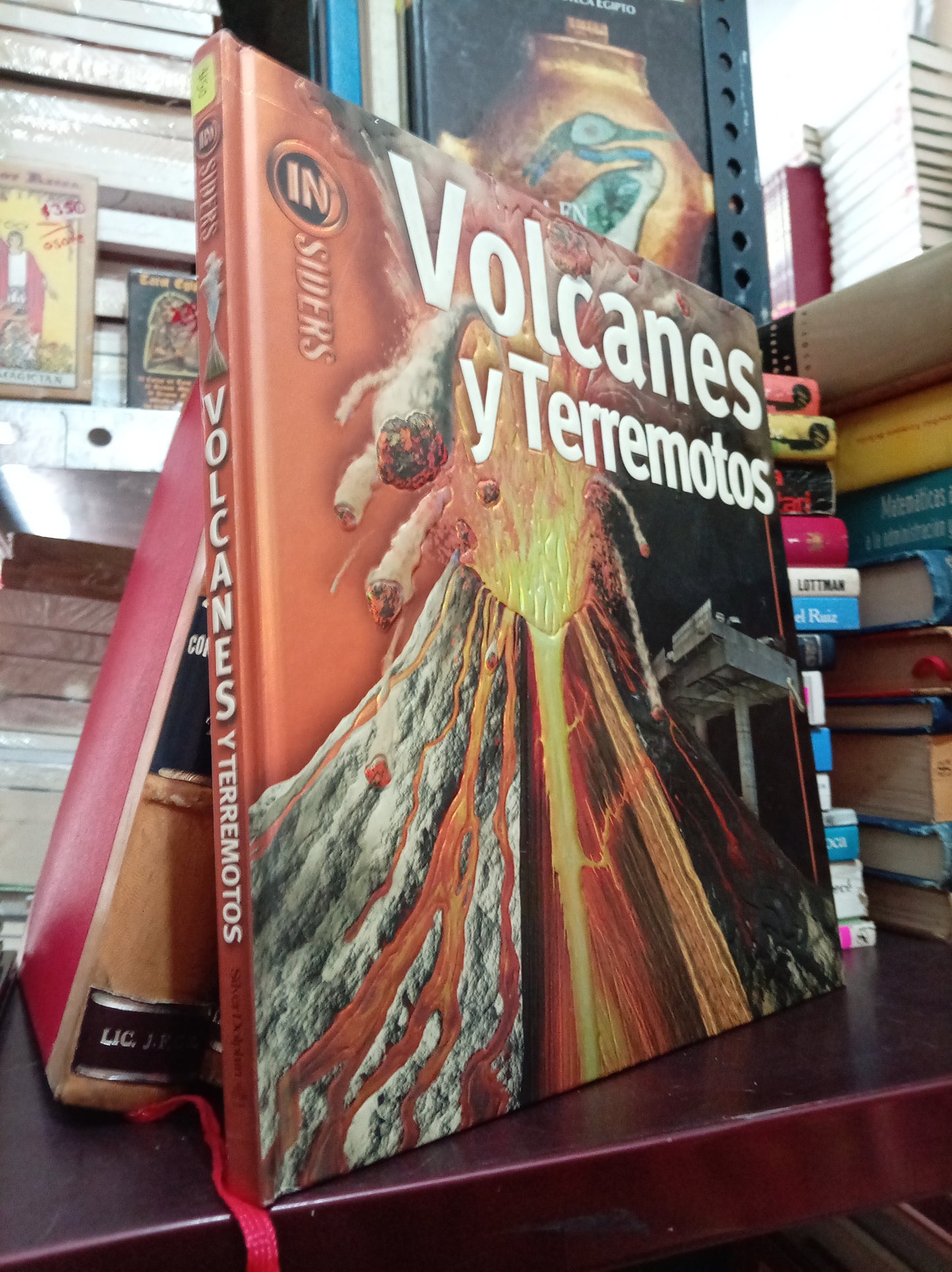 VOLCANES Y TERREMOTOS USADO HISTORIA LITERARIO 305