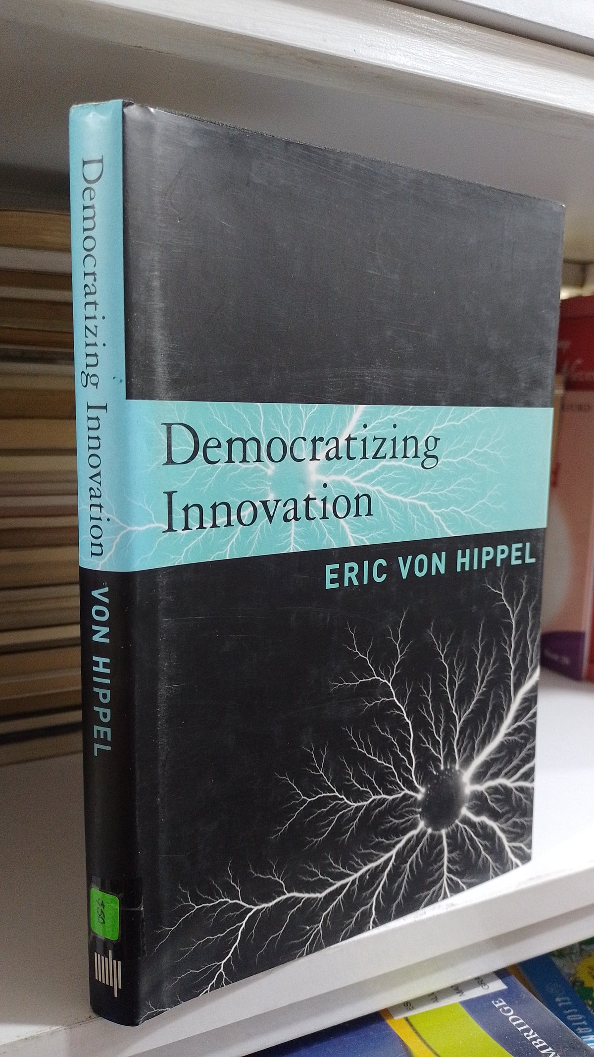 DEMOCRATIZING INNOVATION POR ERIC VON HIPPEL USADO IDIOMAS JUAREZ 507