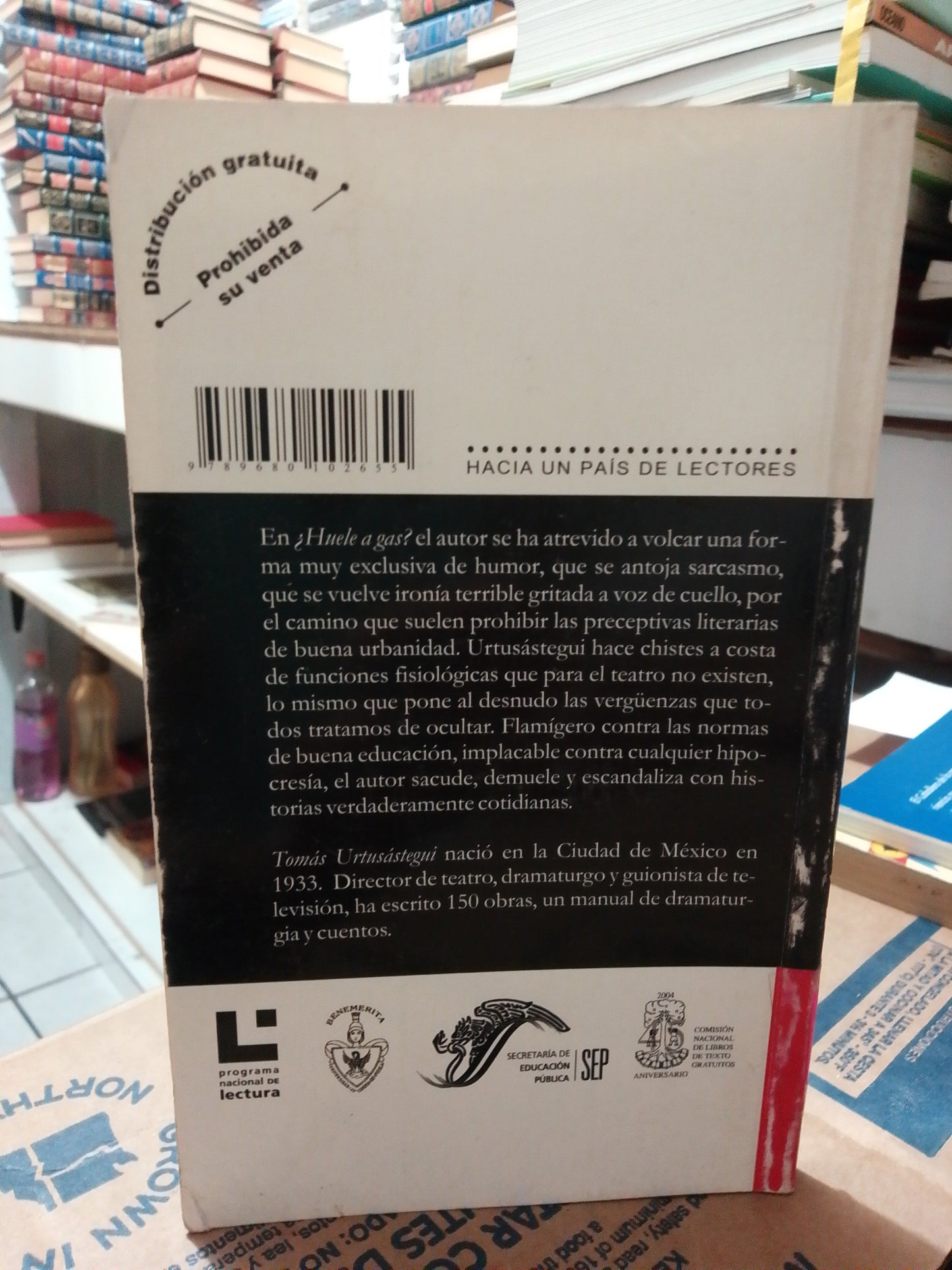 TEATRO ¿HUELE A GAS? POR TOMAS URTUSASTEGUI USADO NOVELA JUAREZ