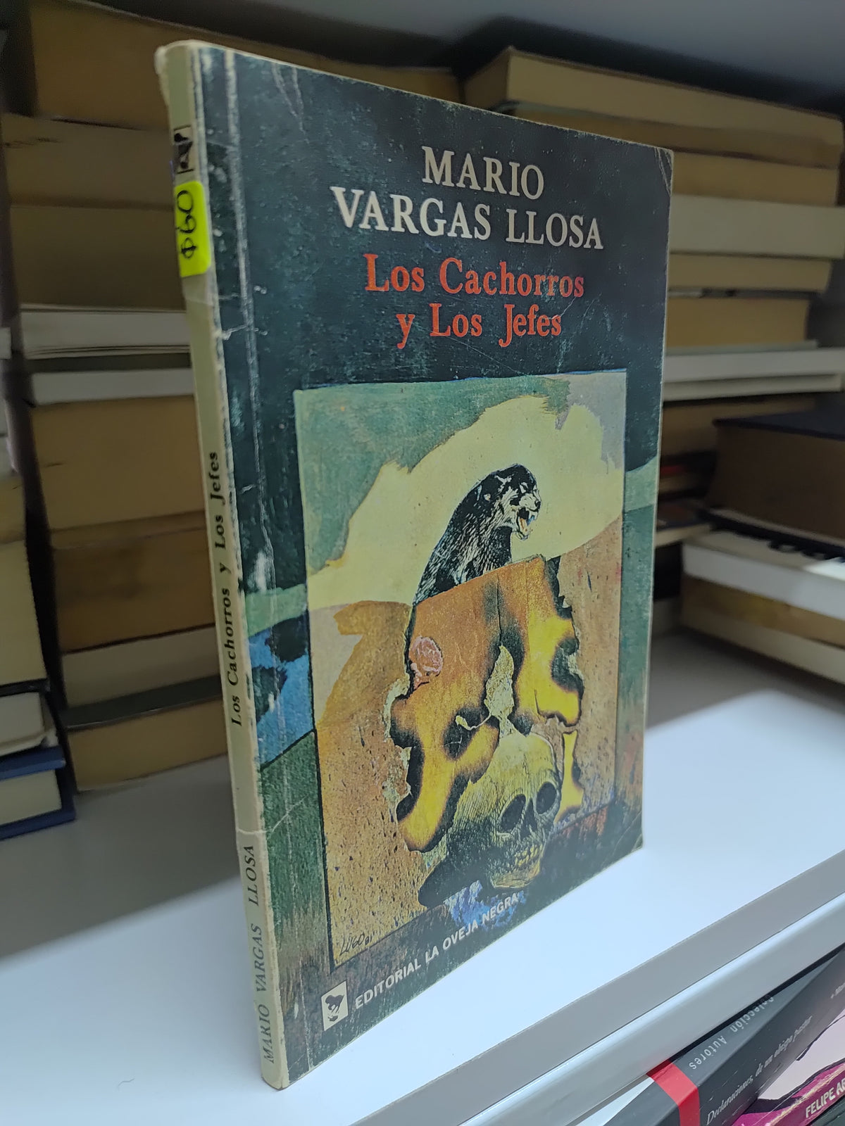 LOS CACHORROS Y LOS JEFES POR MARIO VARGAS LLOSA USADO NOVELAS JUAREZ 515