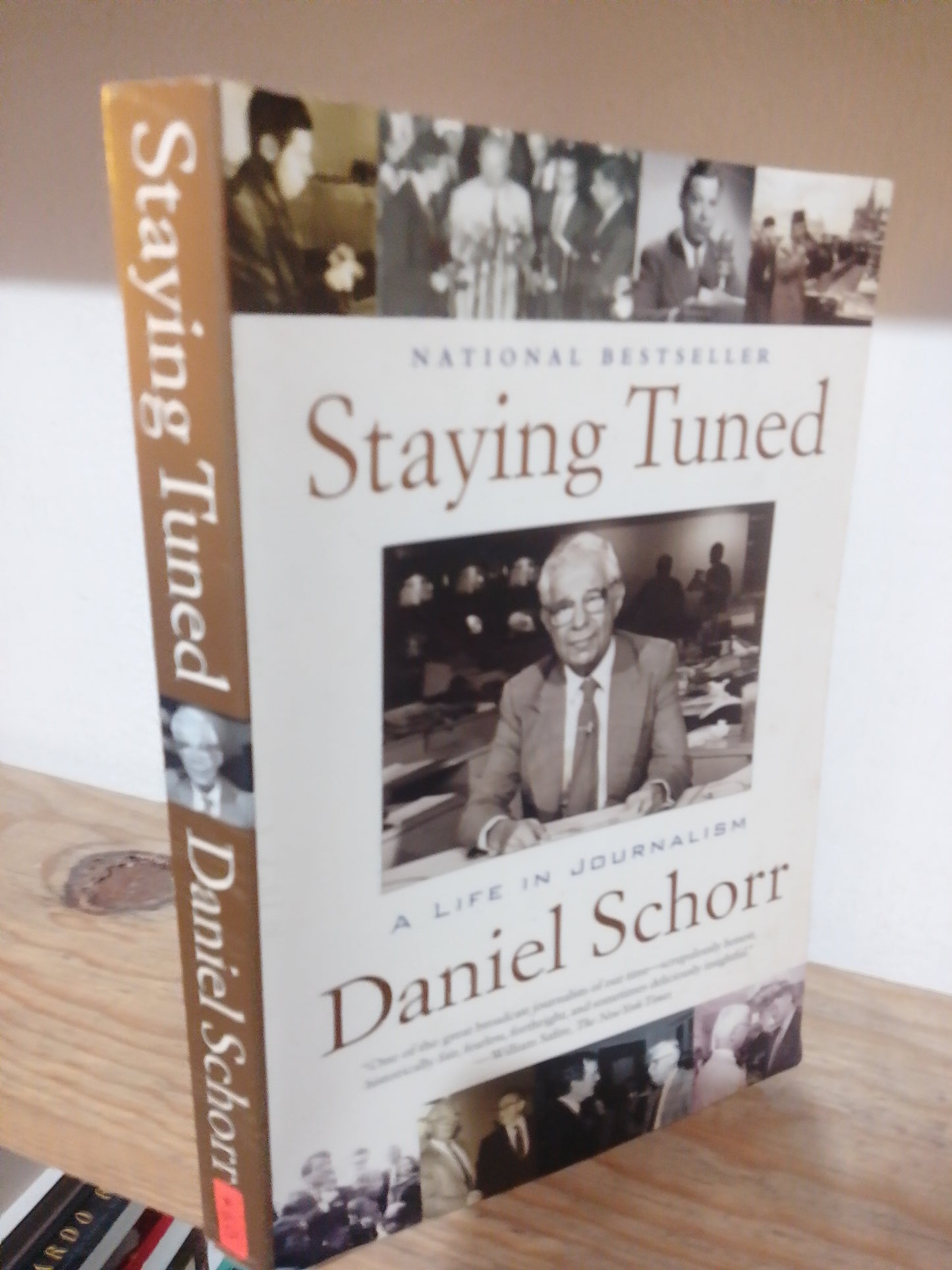 STAYING TUNED POR DANIEL SCHORR USADO IDIOMAS JUAREZ