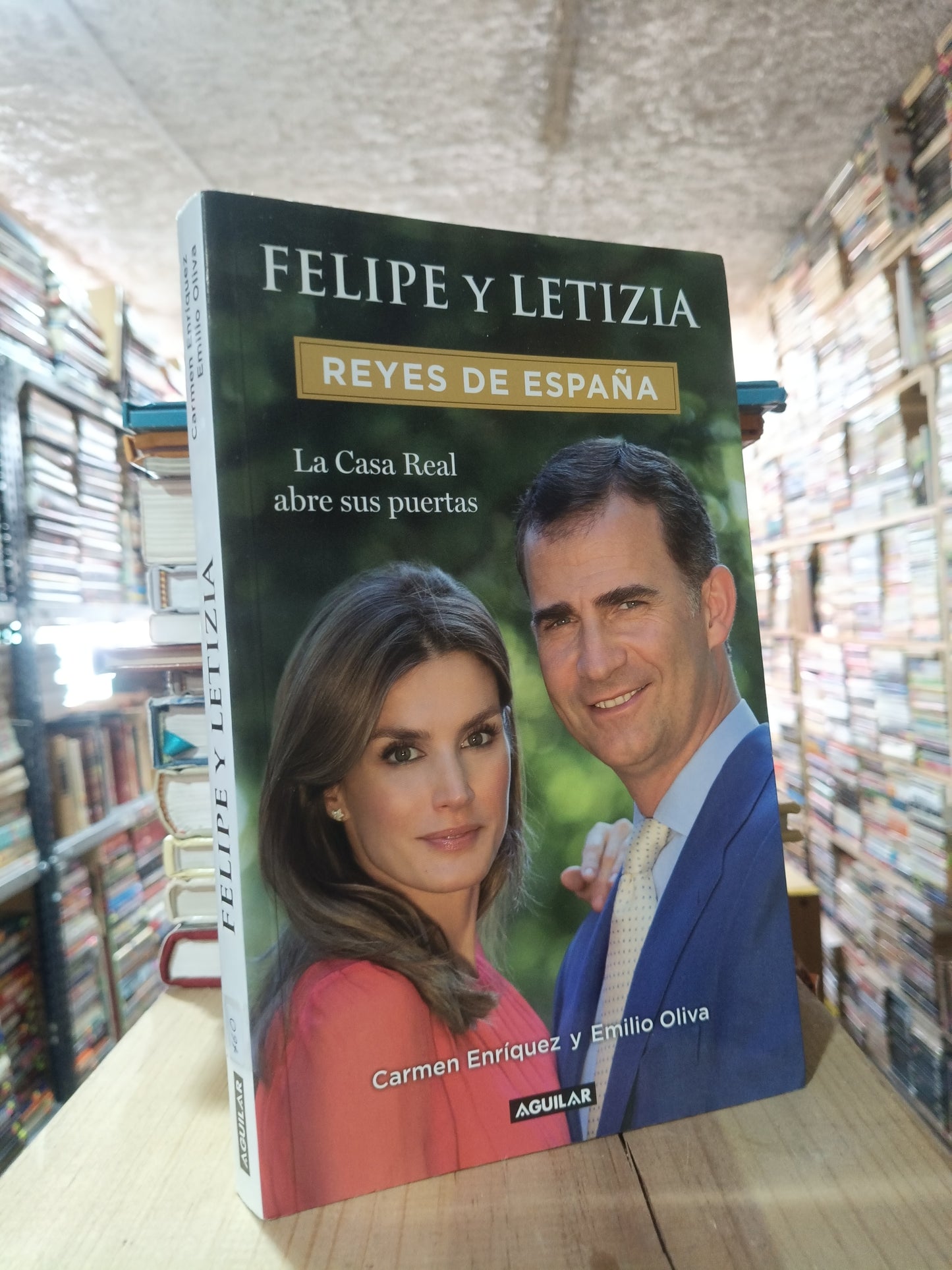 FELIPE Y LETIZIA POR CARMEN ENRIQUEZ Y EMILIO OLIVA USADO POLITICA ALDAMA