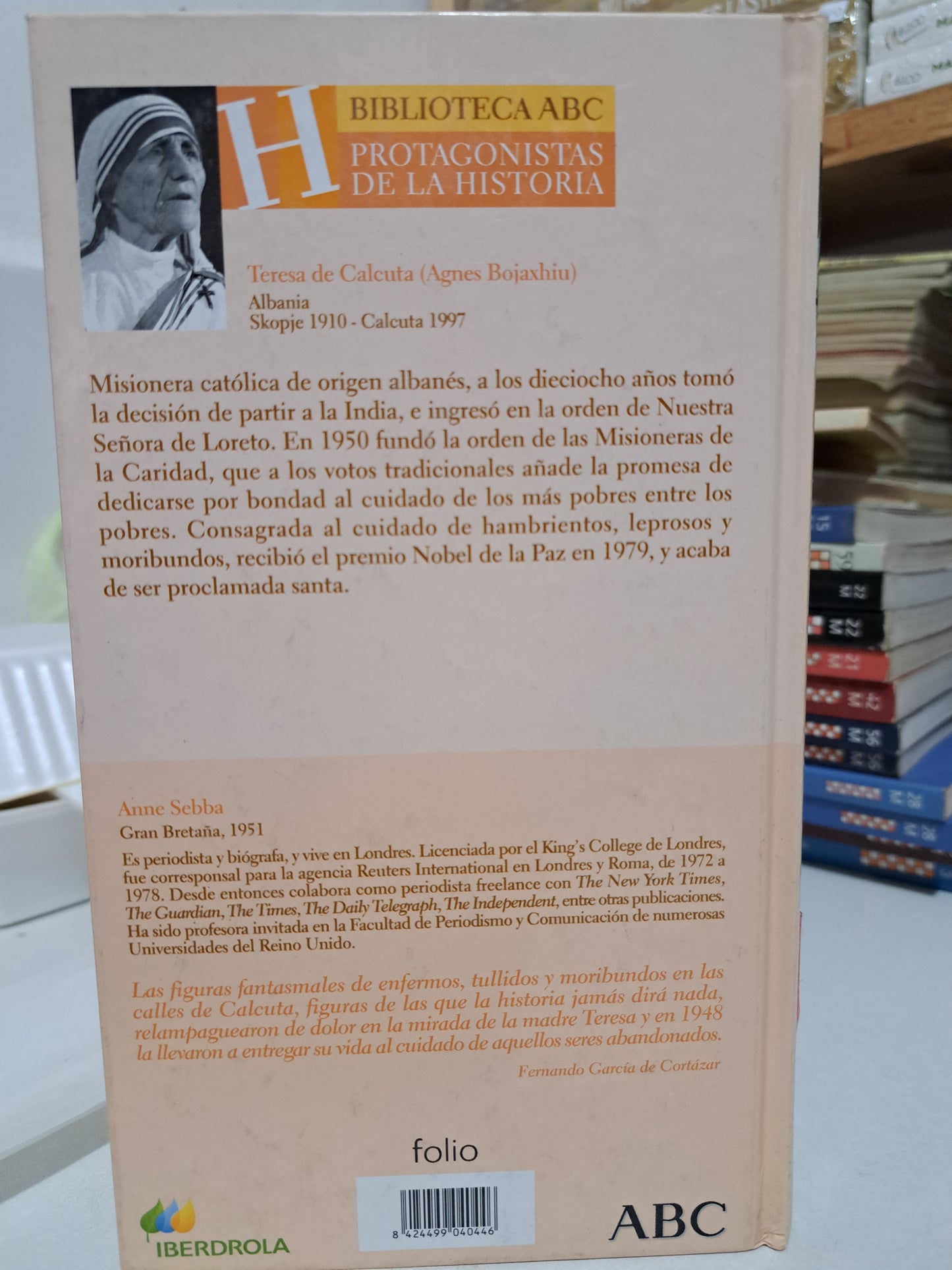 MADRE TERESA DE CALCUTA: MÁS ALLÁ DE LA IMAGEN ANNE SEBBA USADO NOVELA JUÁREZ