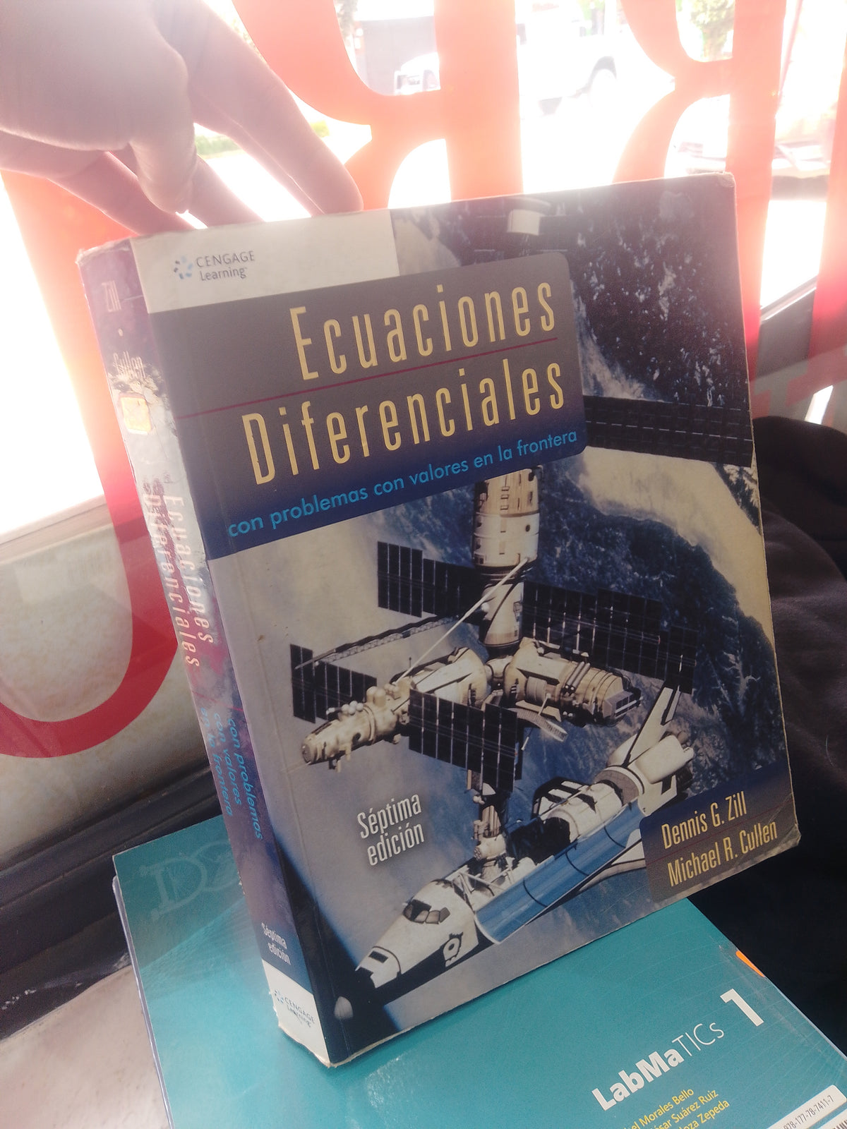 ECUACIONES DIFERENCIALES POR DENNIS G ZILL USADO MATEMATICAS JUAREZ 515