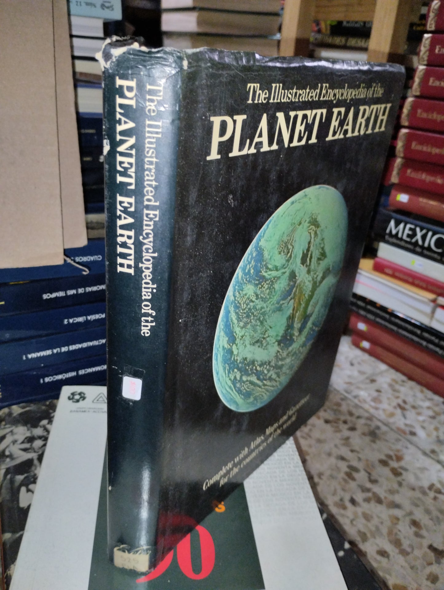 THE ILLUSTRATED ENCYCLOPEDIA OF THE PLANET EARTH USADO ARTE ALDAMA
