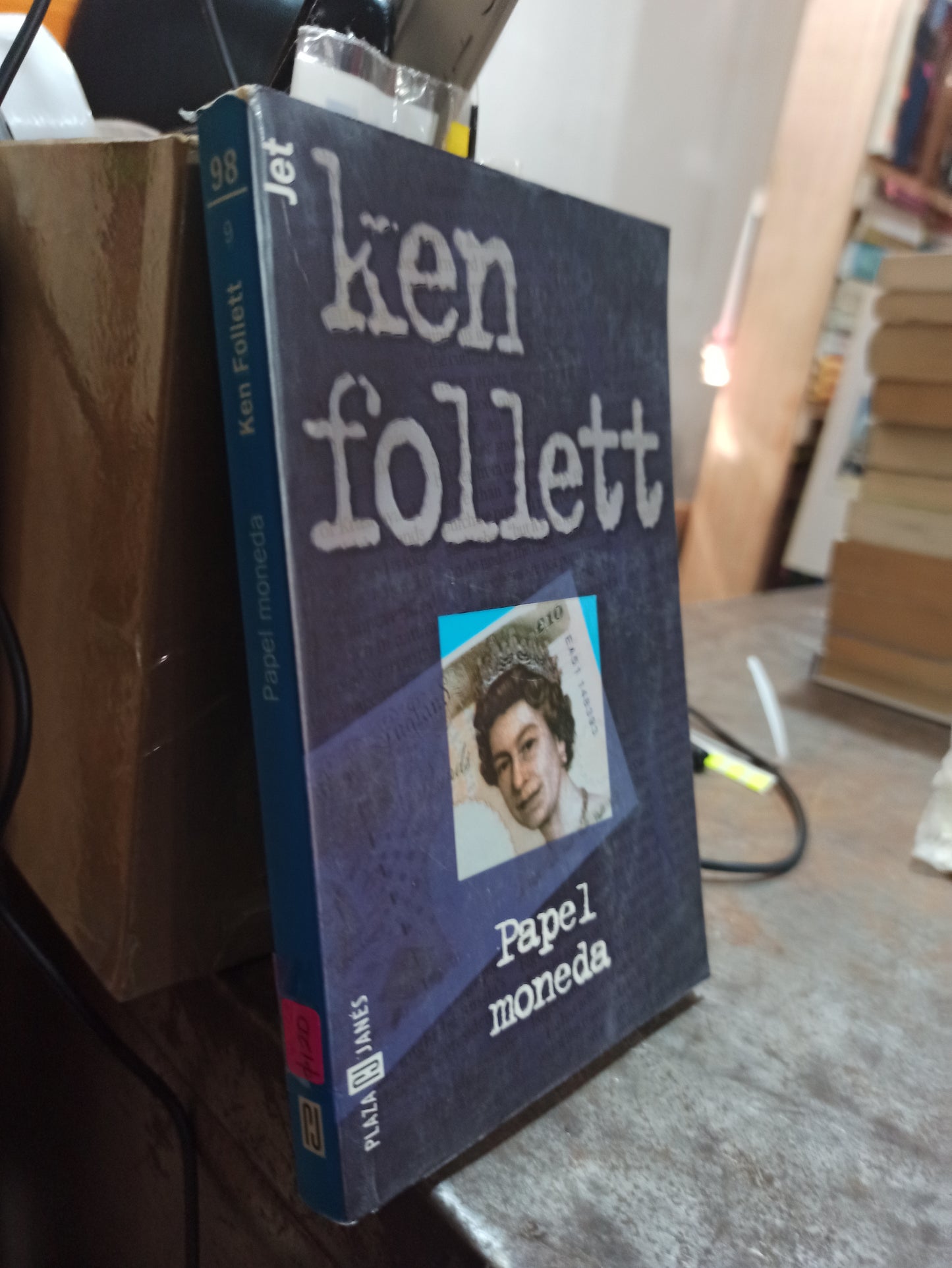 PAPEL MONEDA POR KEN FOLLET USADO NOVELAS ALDAMA