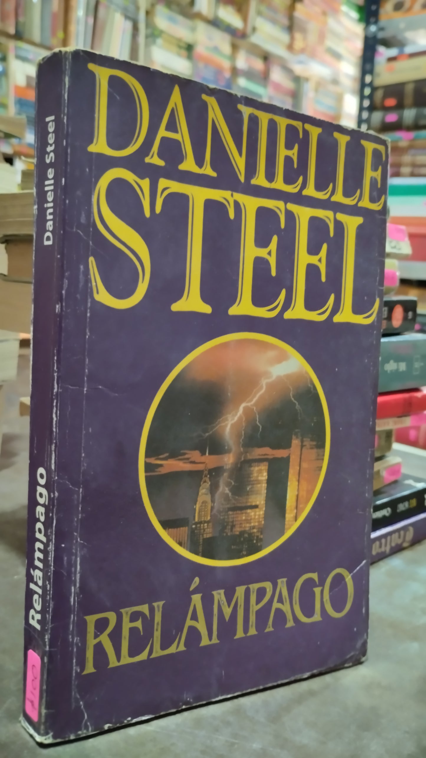 RELAMPAGO POR DANIELLE STEEL LIBRO USADO NOVELAS ALDAMA