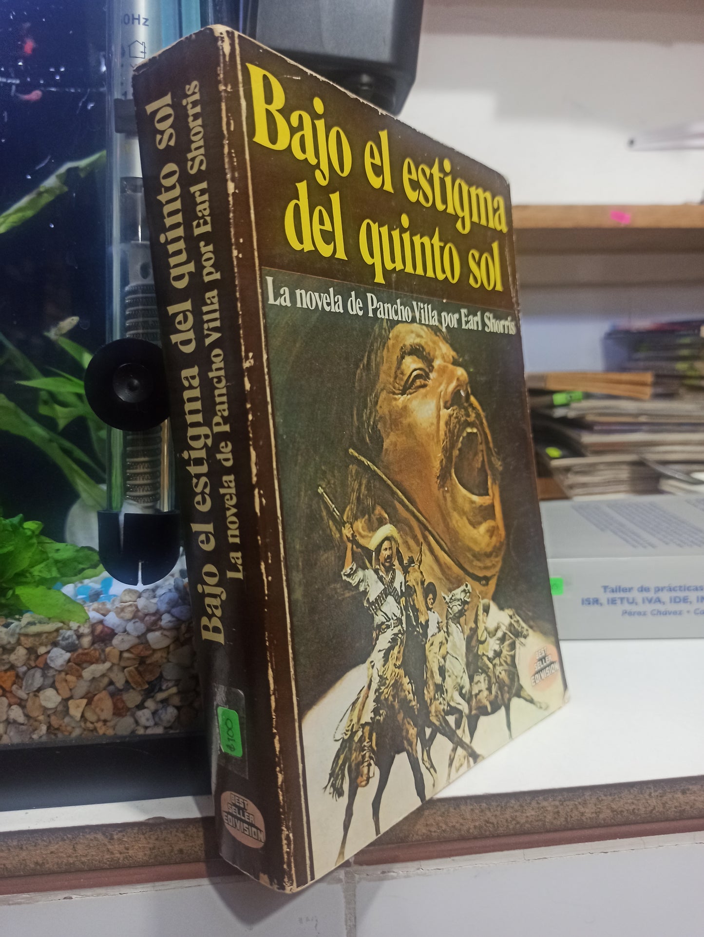 BAJO EL ESTIGMA DEL QUINTO SOL POR EARL SHORRIS USADO NOVELAS JUÁREZ