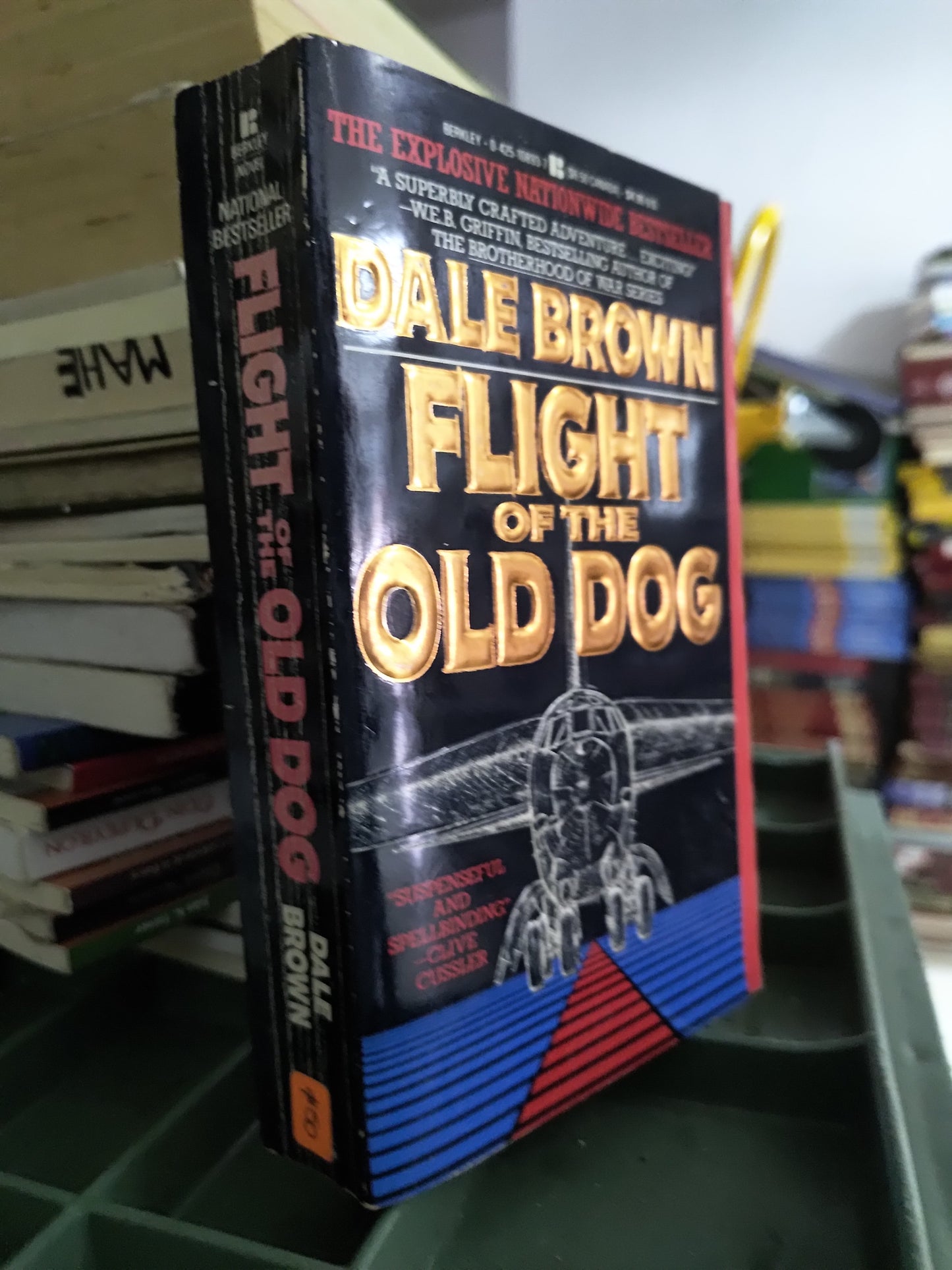 FLIGHT OF THE OLD DOG POR DALE BROWN USADO IDIOMAS JUAREZ 515