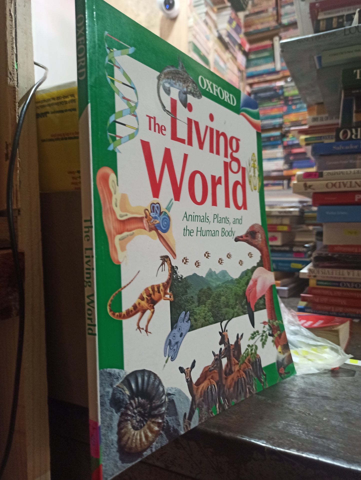 THE LIVING WORLD POR EDITORIAL OXFORD USADO BIOLOGIA ALDAMA