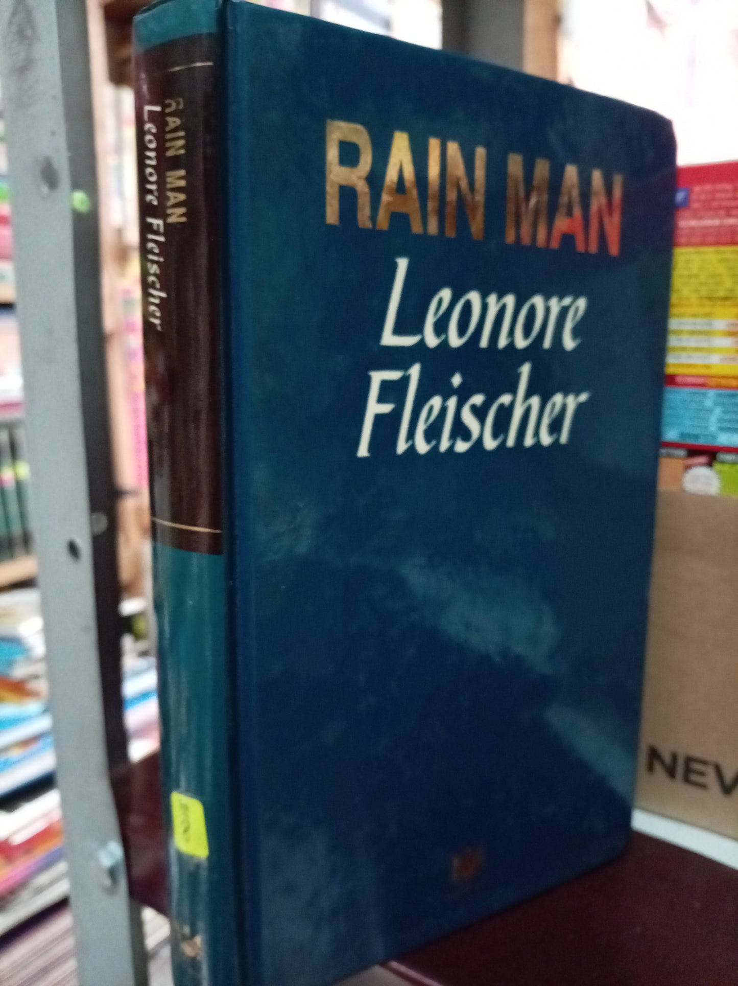 RAIN MAN POR LEONORE FLEISCHER USADO NOVELA LITERARIO 305