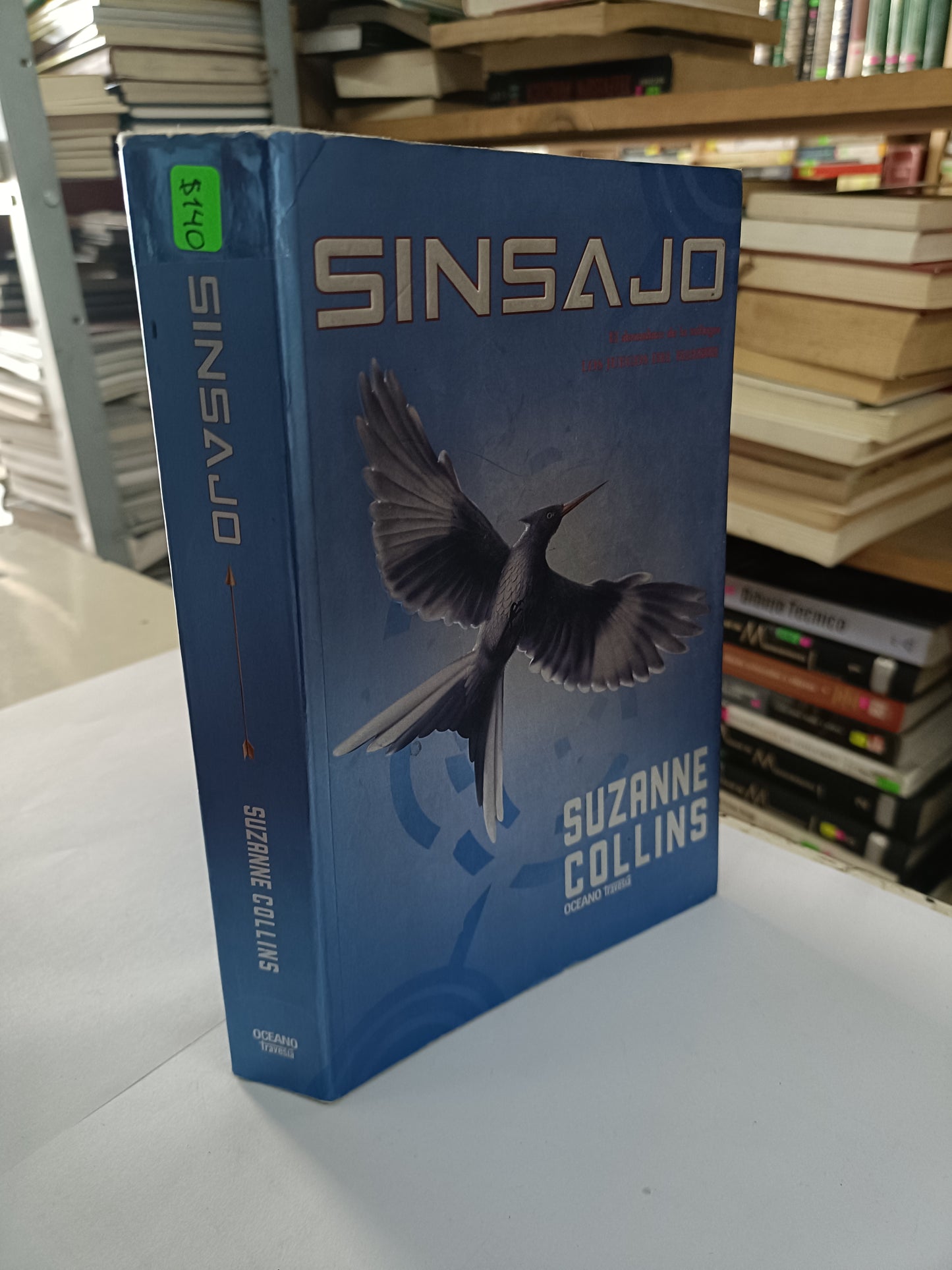 SINSAJO POR SUZANNE COLLINS USADO NOVELA LITERARIO 207