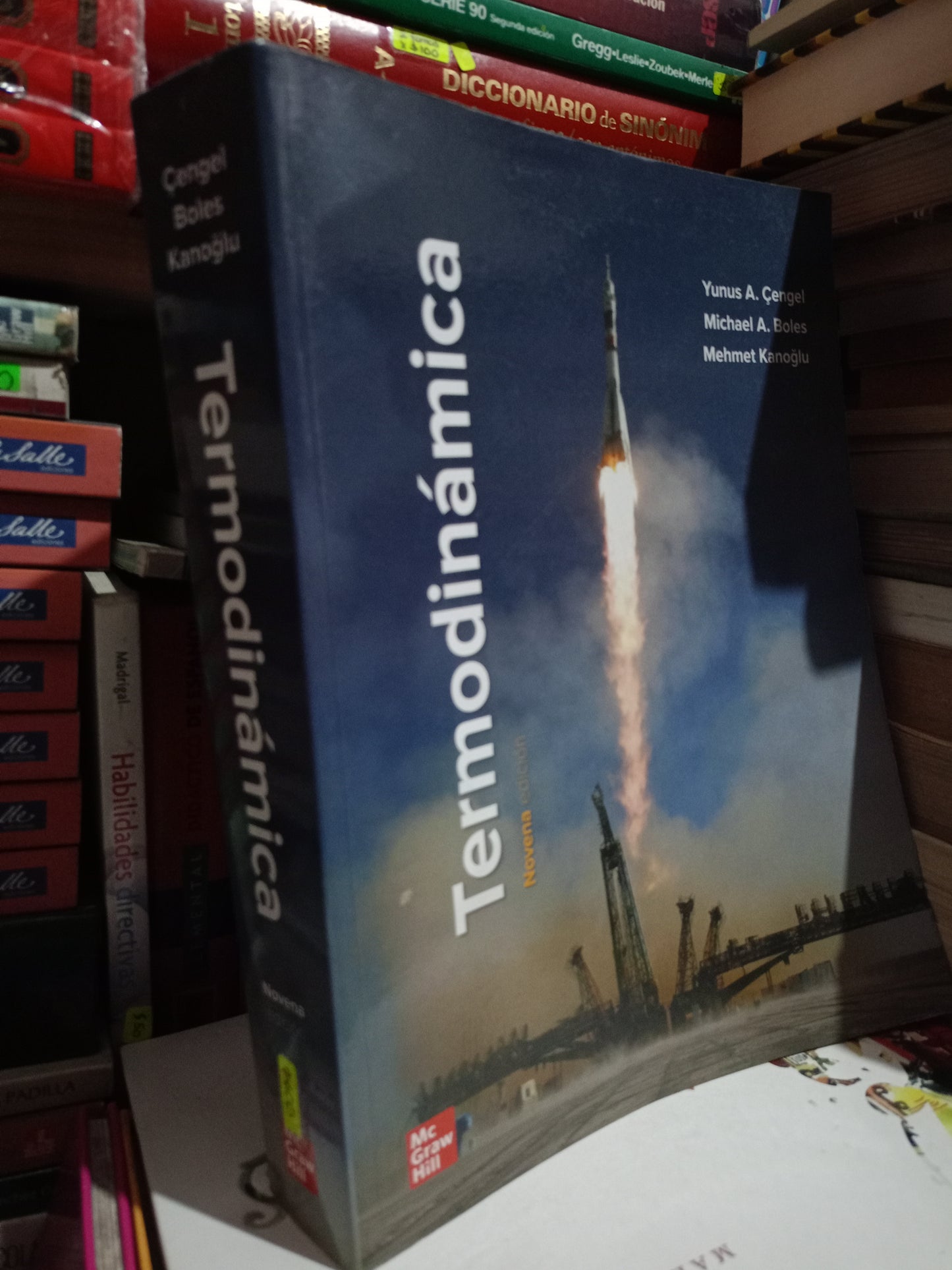 TERMODINAMICA POR YUNS A. CENGEL, MICHAEL A.BOLES, MEHMET KANOGLU USADO FÍSICA LITERARIO 305