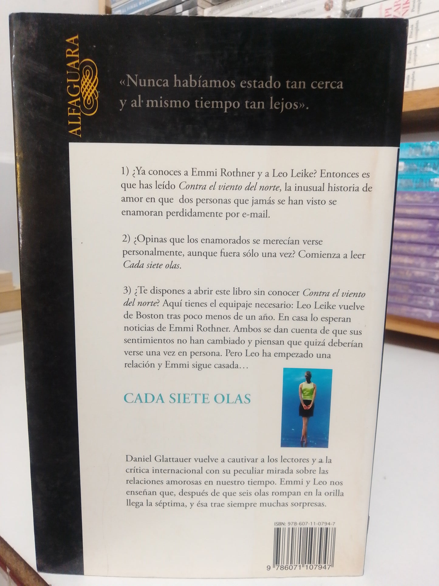 CADA SIETE OLAS POR DANIEL GLATTAUER USADO NOVELA JUAREZ
