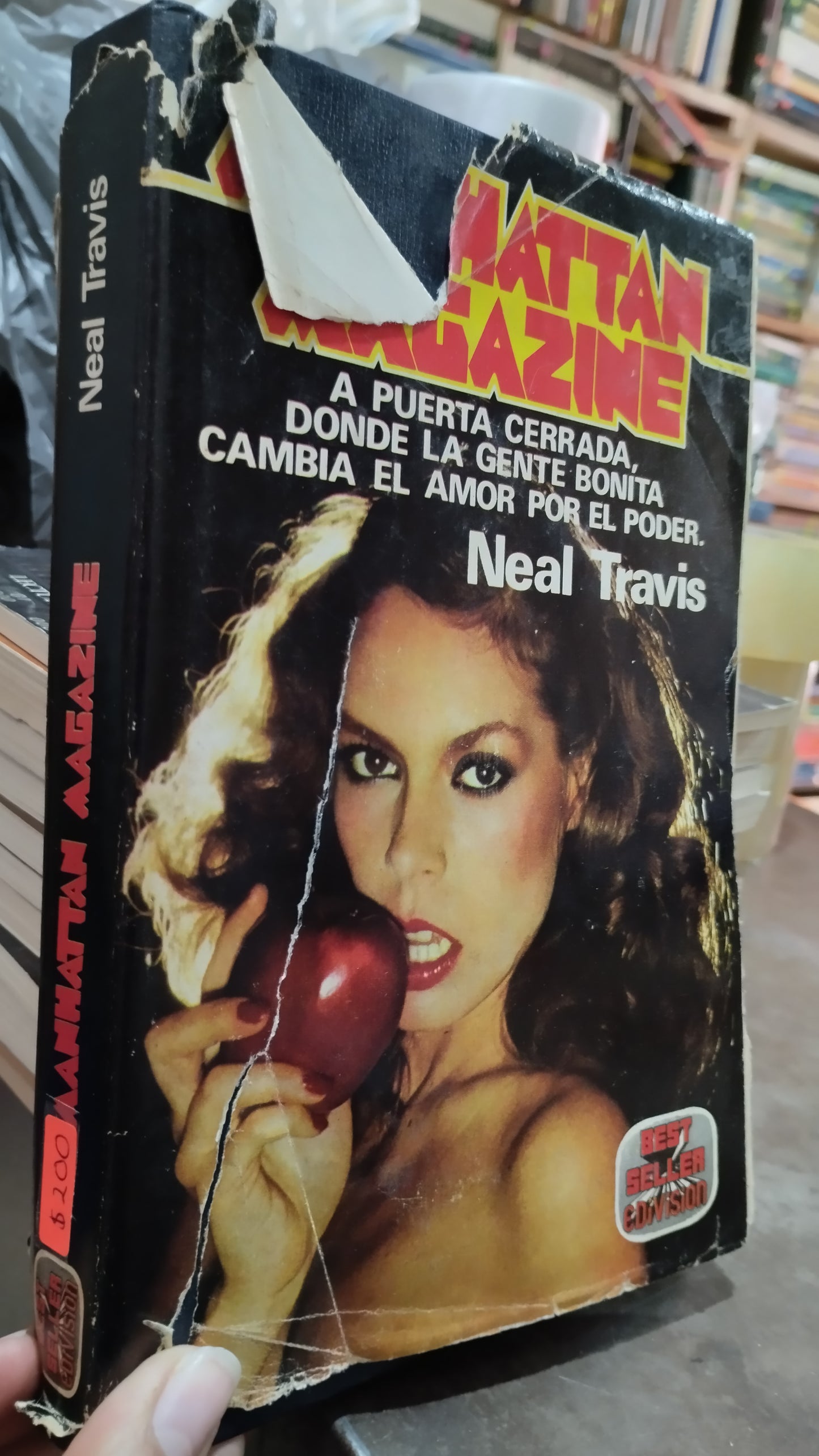 MANHATAN MAGAZINE POR NEAL TRAVIS LIBRO USADO ANTIGUO ALDAMA