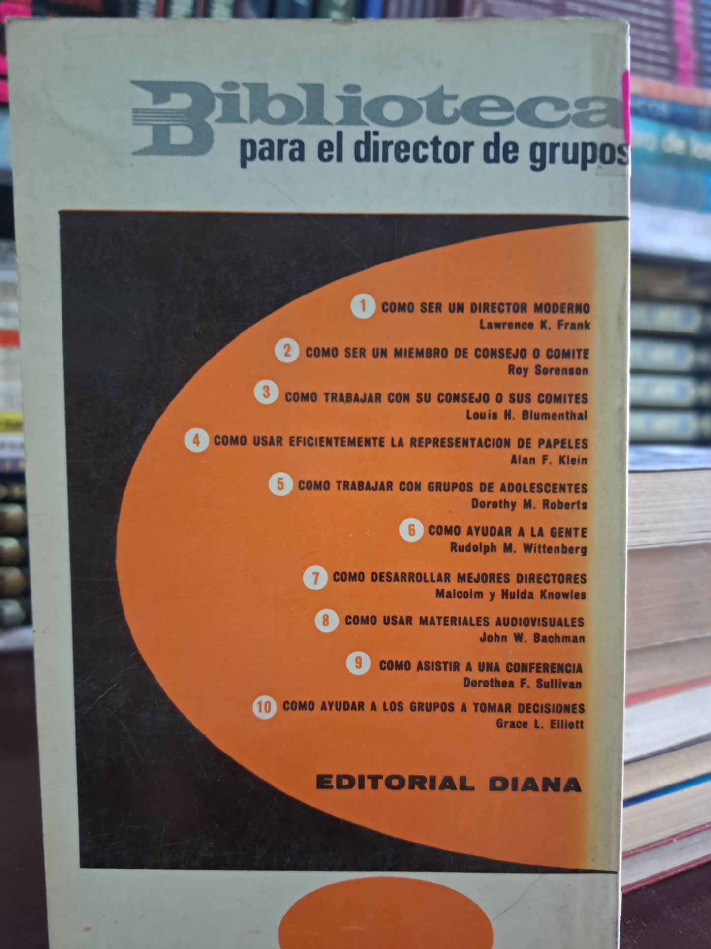CÓMO TRABAJAR CON GRUPOS DE ADOLESCENTES DOROTHY M.ROBERTS USADO PSICOLOGÍA LITERARIO 305