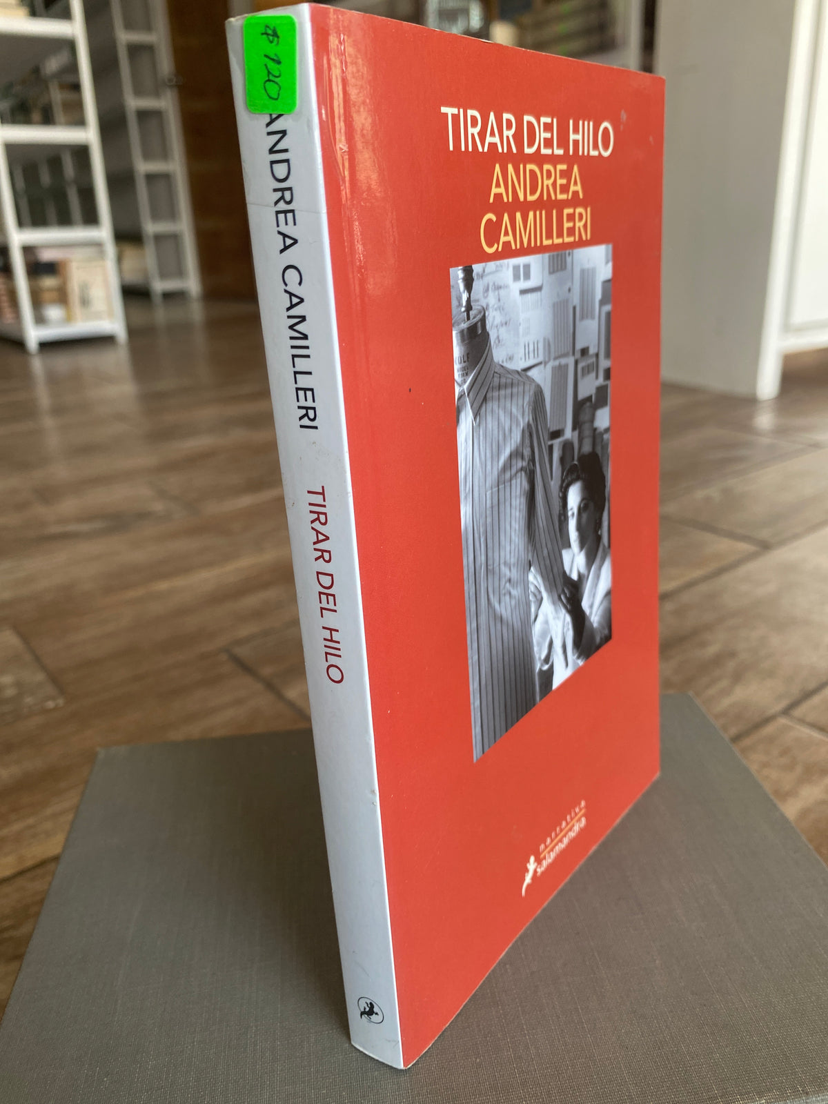 TIRAR EL HILO POR ANDREI CAMILLERI USADO NOVELAS JUAREZ 515 ￼