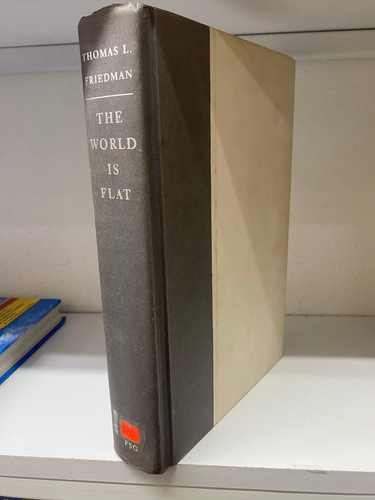 THE WORLD IS FLAT  THOMAS L FRIEDMAN USADO IDIOMAS JUAREZ 515