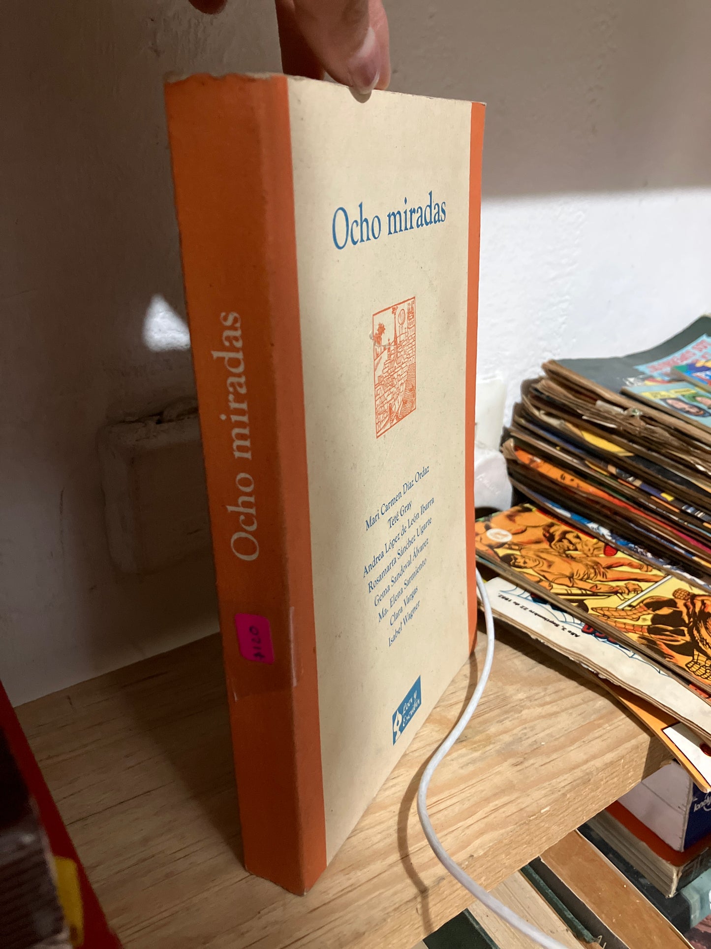 OCHO MIRADAS POR AUTORES VARIOS USADO NOVELAS JUAREZ
