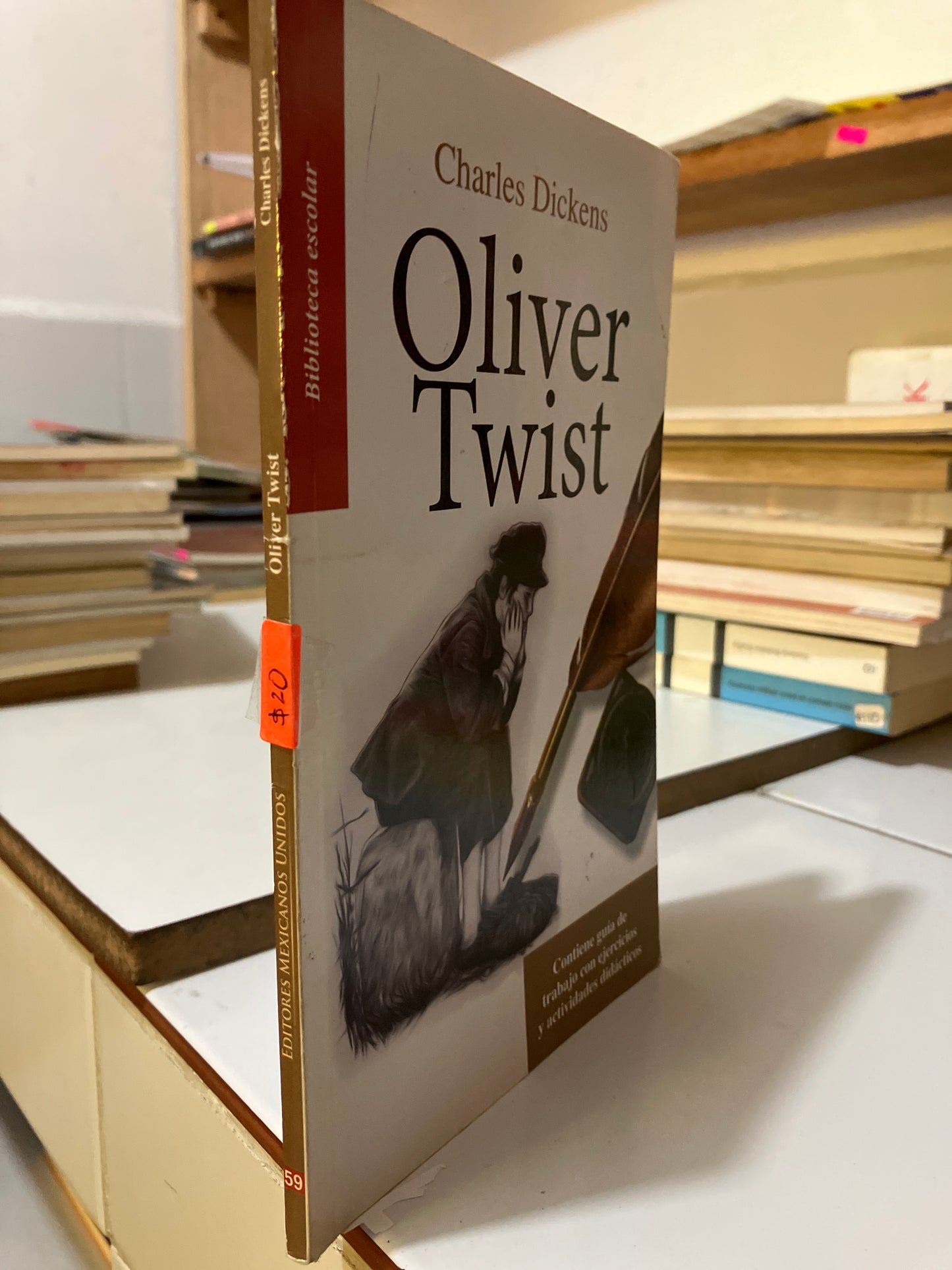 OLIVER TWIST POR CHARLES DICKENS USADO INFANTILES JUAREZ