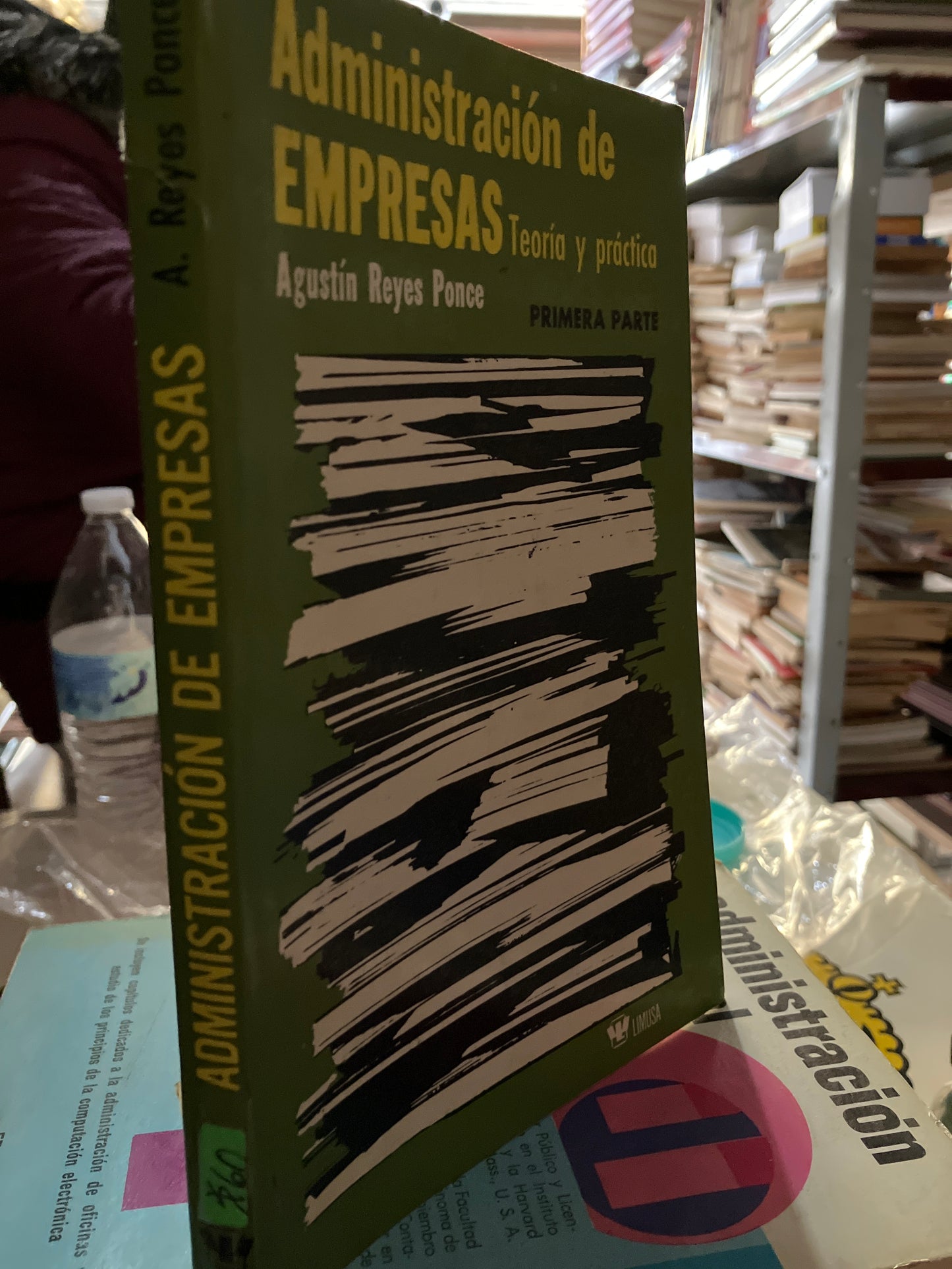 ADMINISTRACIÓN DE EMPRESAS POR AGUSTÍN REYES PONCE USADO ADMINISTRACIÓN LITERARIO 207