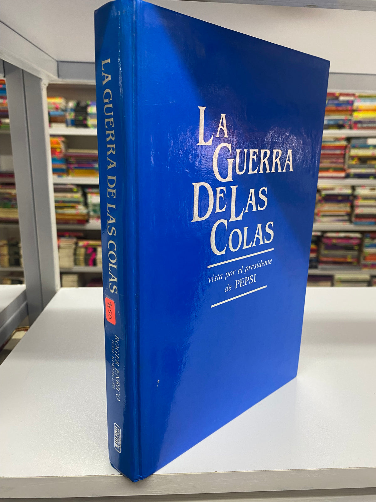 LA GUERRA DE LAS COLAS ROGER ENRICO USADO NOVELA JUAREZ 515
