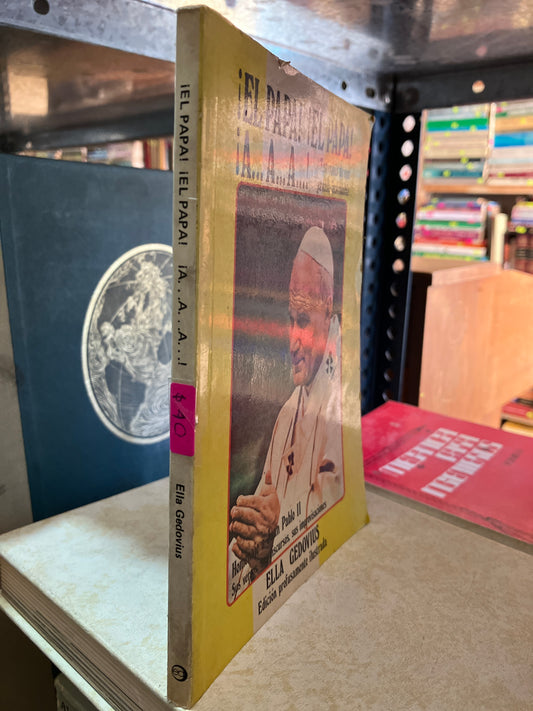 EL PAPA EL PAPA AAA POR ELLA GEDOVIUS USADO RELIGIÓN ALDAMA