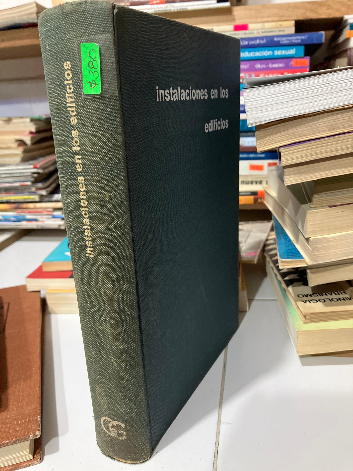 INSTALACIONES PARA LOS EDIFICIOS POR AUTORES VARIOS USADO ARQUITECTURA JUAREZ