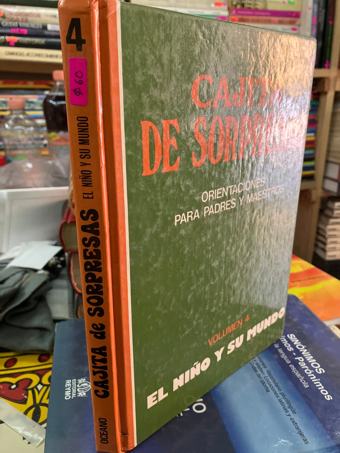 CAJITA DE SORPRESAS EL NIÑO Y SU MUNDO VOLUMEN 4 USADO EDUCACION LITERARIO 207
