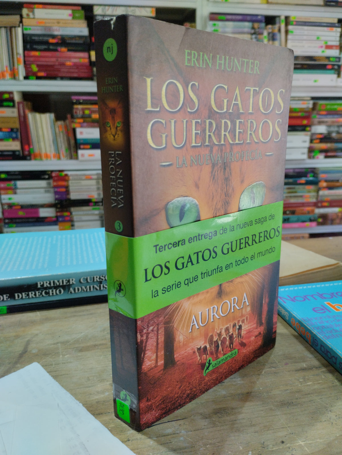 LOS GATOS GUERREROS 3 LA NUEVA PROFECIA AURORA  POR ERIN HUNTER USADO NOVELAS JUAREZ 515