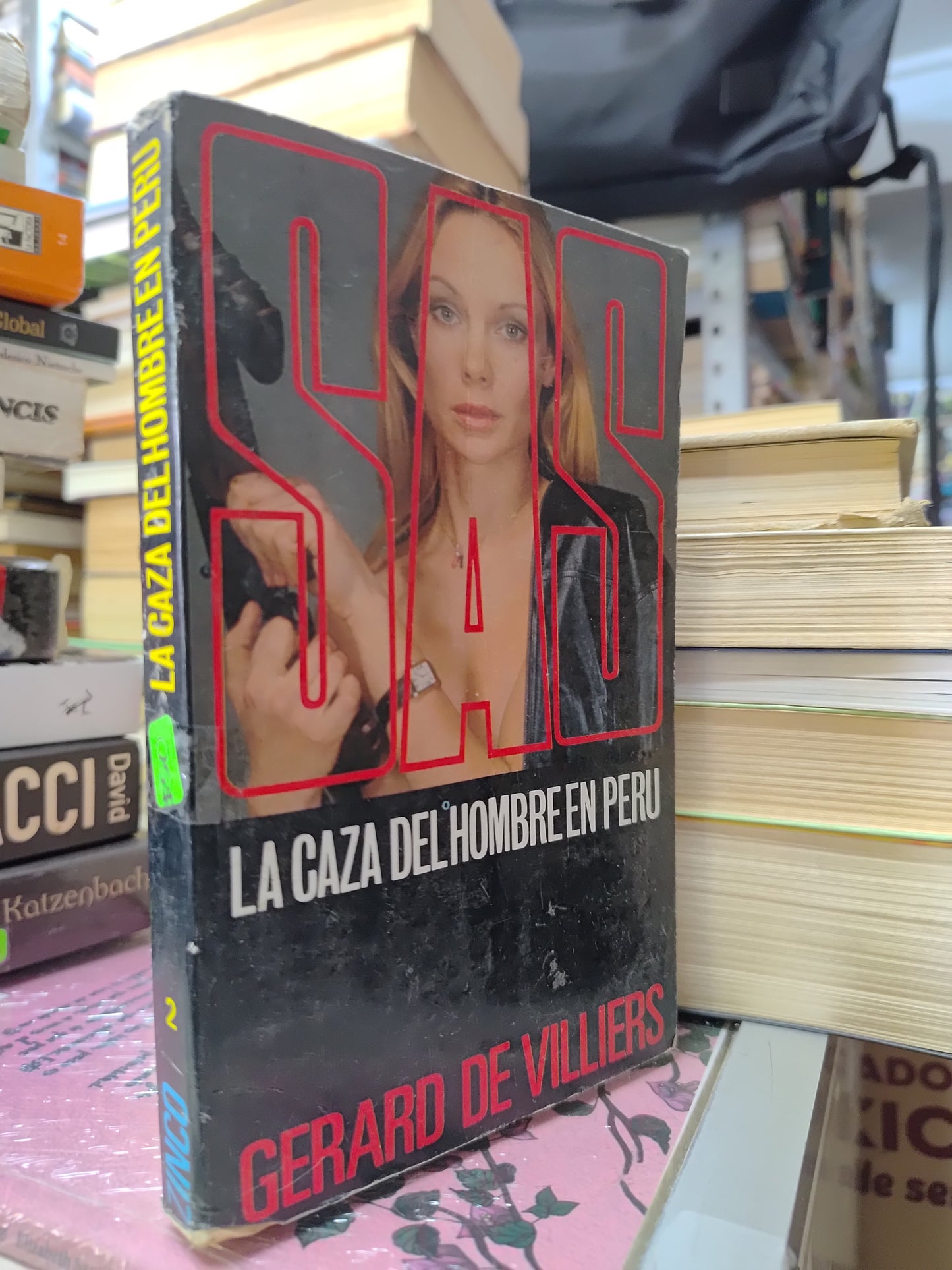 LA CAZA DEL HOMBRE EN PERU POR GERARD DE VILLERS USADO NOVELAS JUAREZ 507