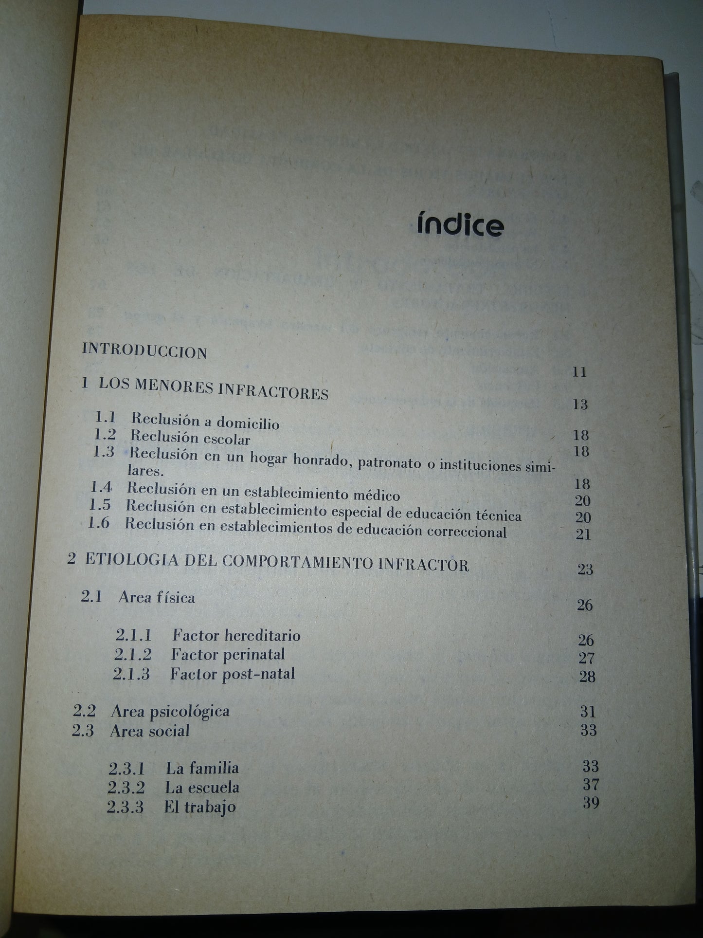 MENORES INFRACTORES POR ROBERTO TOCAVEN USADO DERECHO LITERARIO 207