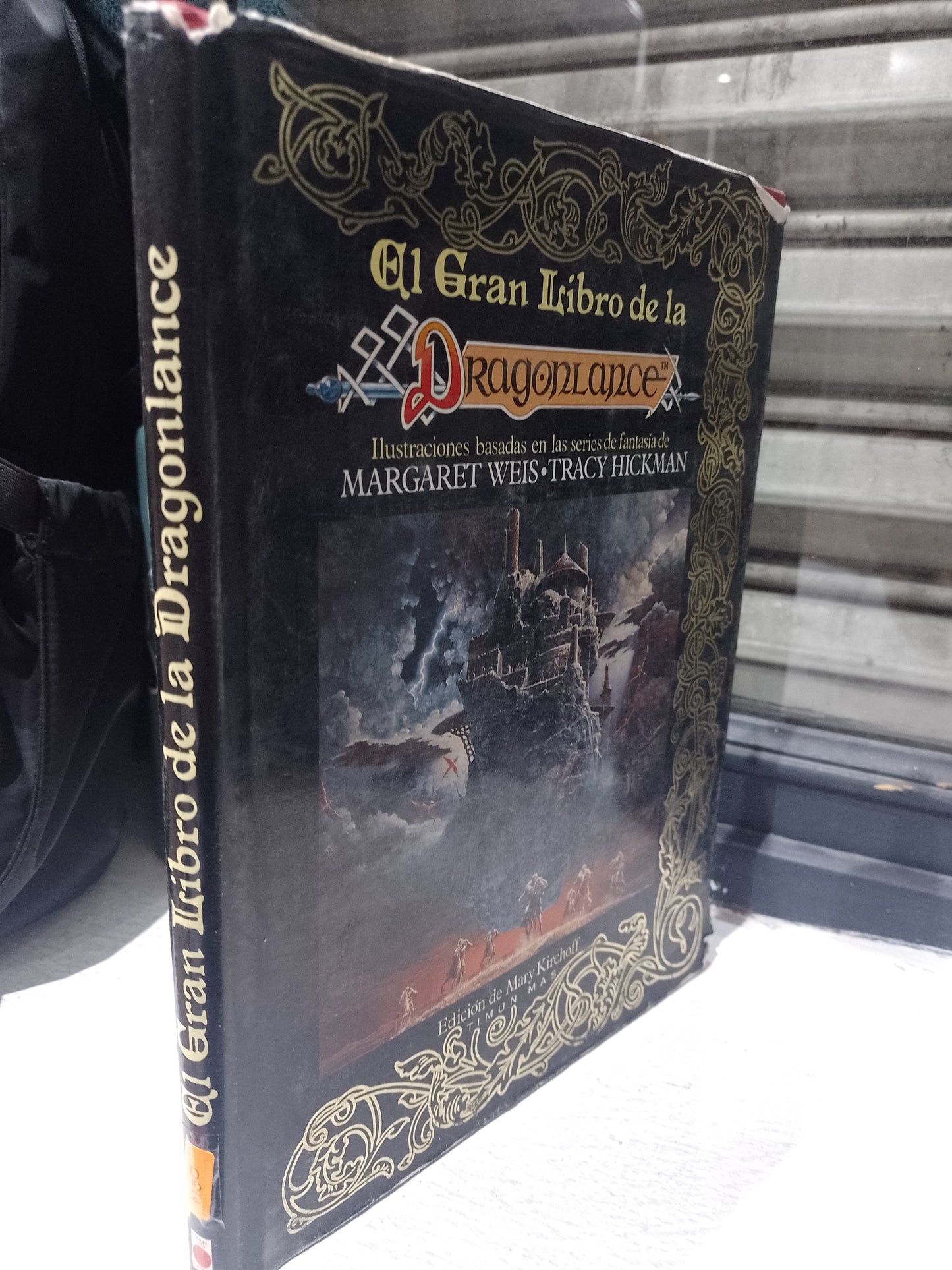EL GRAN LIBRO DE LA DRAGONLANCE POR MARGARET WEIS TRACY HICKMAN USADO NOVELA JUAREZ 515