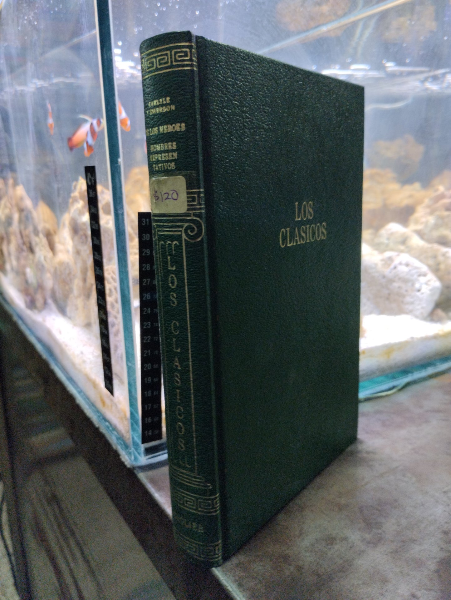 LOS CLASICOS HOMBRES REPRESENTATIVOS POR CARLYLE Y EMERSON USADO NOVELAS ALDAMA